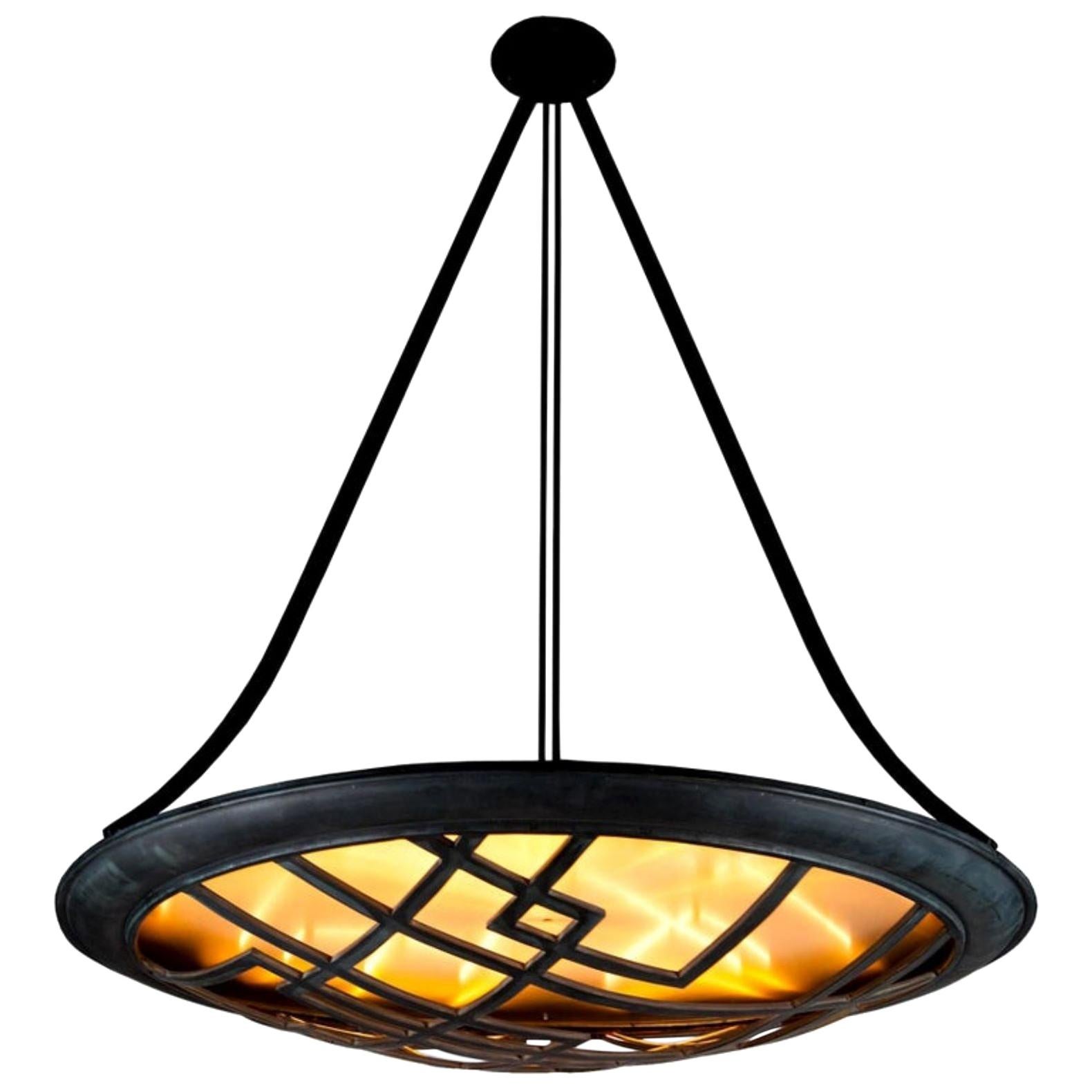 Lustre d'inspiration Art Déco en laiton en vente