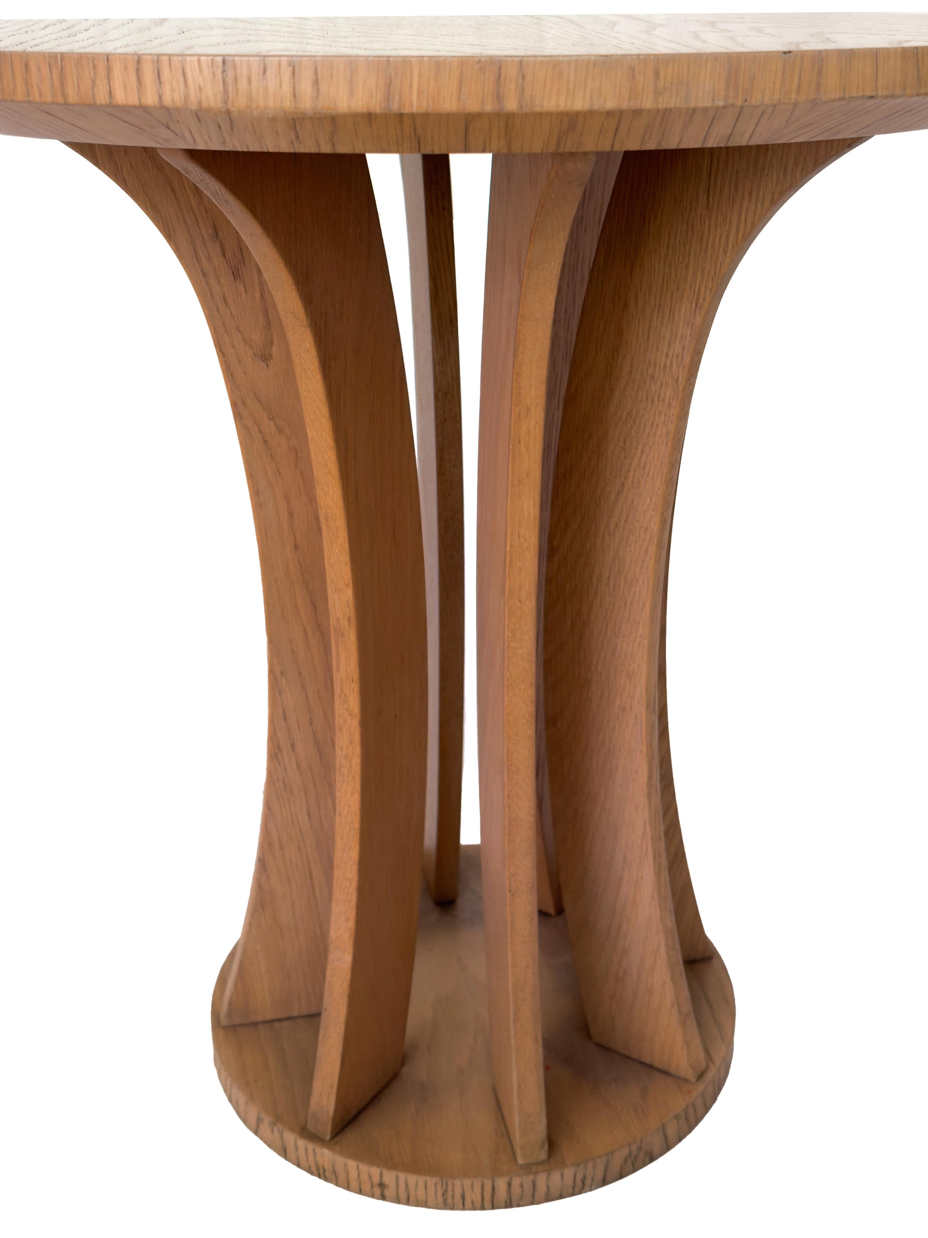 Art Deco Inspired Circular Pine Pedestal Table, 20th Century In Good Condition For Sale In Lisbon, PT