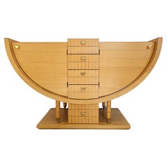 Commode d'inspiration Art déco de Jean-Michel Wilmotte avec une forme semi-circulaire unique