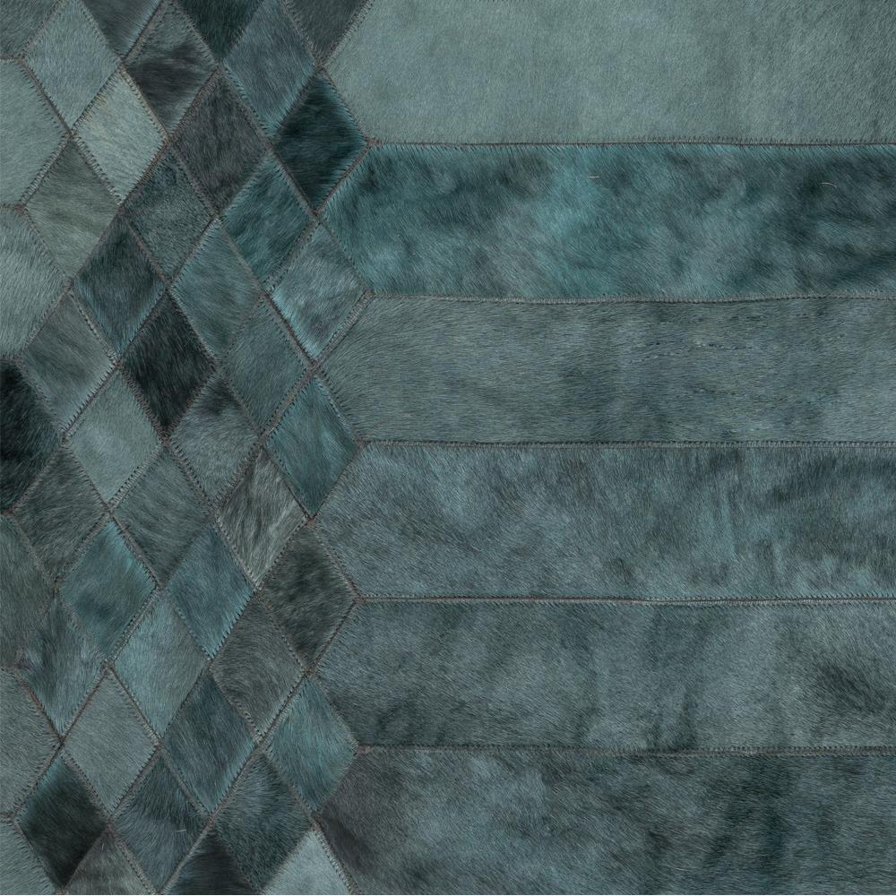 Offering a fresh take on 70s opulence, the pattern of Art Hide's new Largo rug is inspired by bold wallpaper prints of the time in stunning teal tones. Teal is such an incredible floor rug colour – somewhat understated but yet an incredible piece of