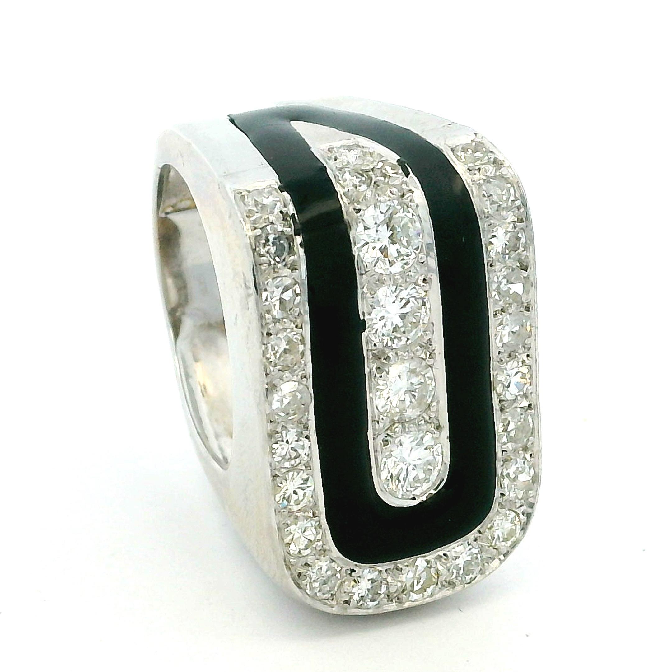 Bague en or blanc 18 carats inspirée de l'art déco, diamant et onyx noir, 3 carats en vente 4