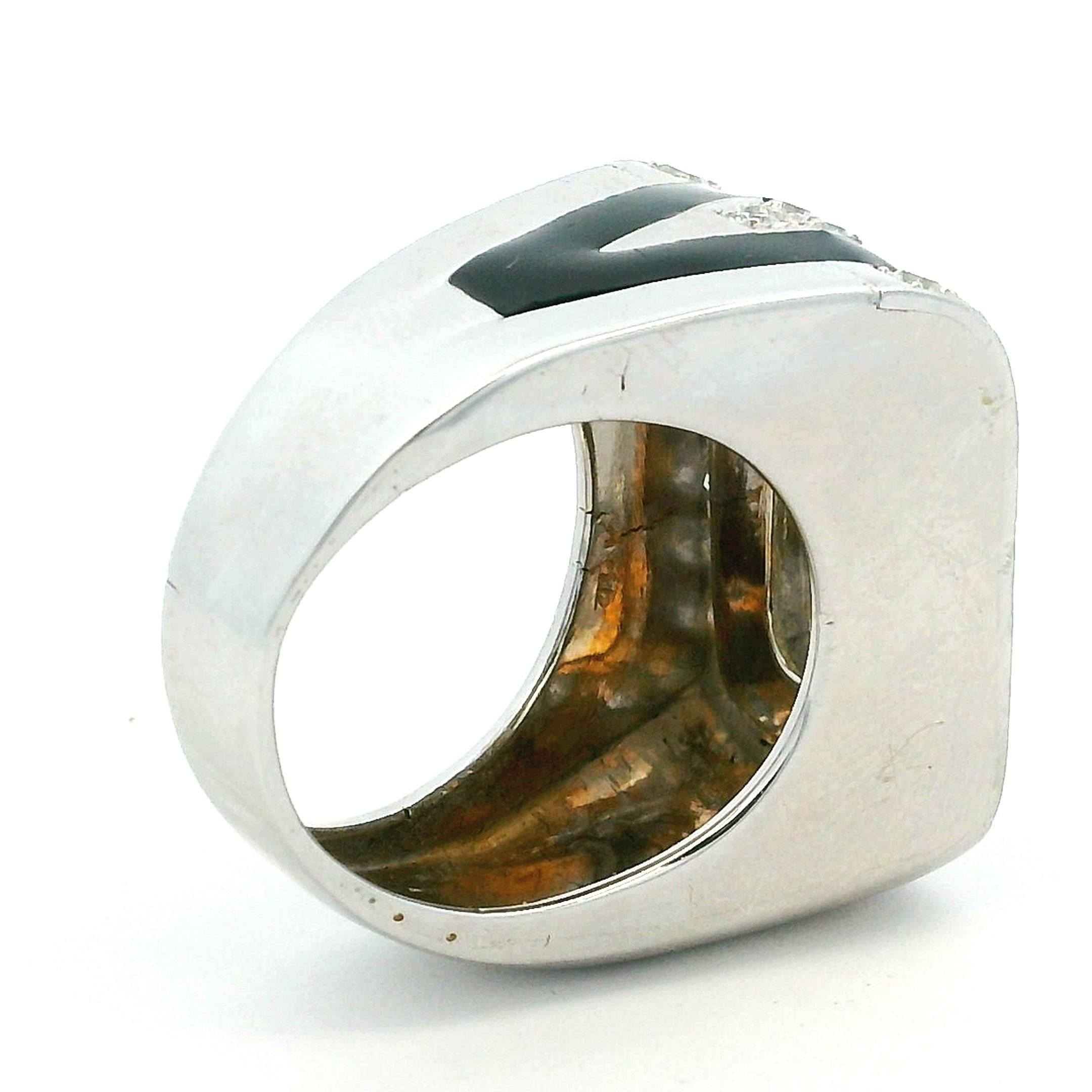 Taille mixte Bague en or blanc 18 carats inspirée de l'art déco, diamant et onyx noir, 3 carats en vente