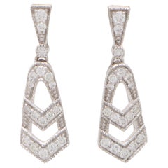 Boucles d'oreilles pendantes d'inspiration Art déco en or blanc 18 carats serties de diamants