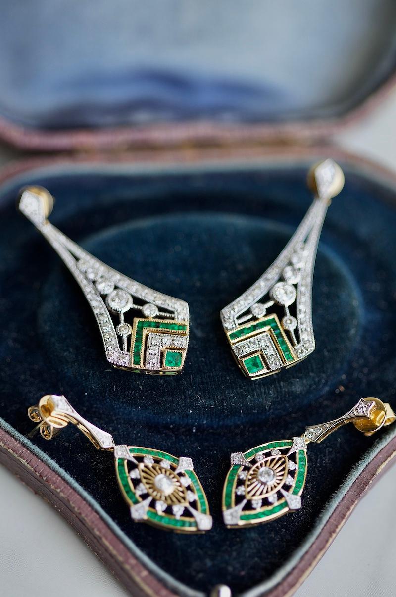 Women's or Men's Art Deco Inspired Diamond Emerald 14k Gold Dangle Earrings For Sale