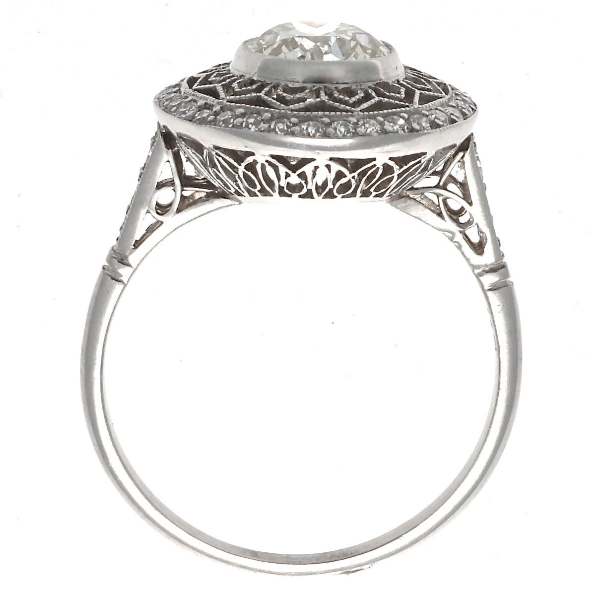 Art Deco Inspired Diamond Platinum Ring In New Condition In Beverly Hills, CA
