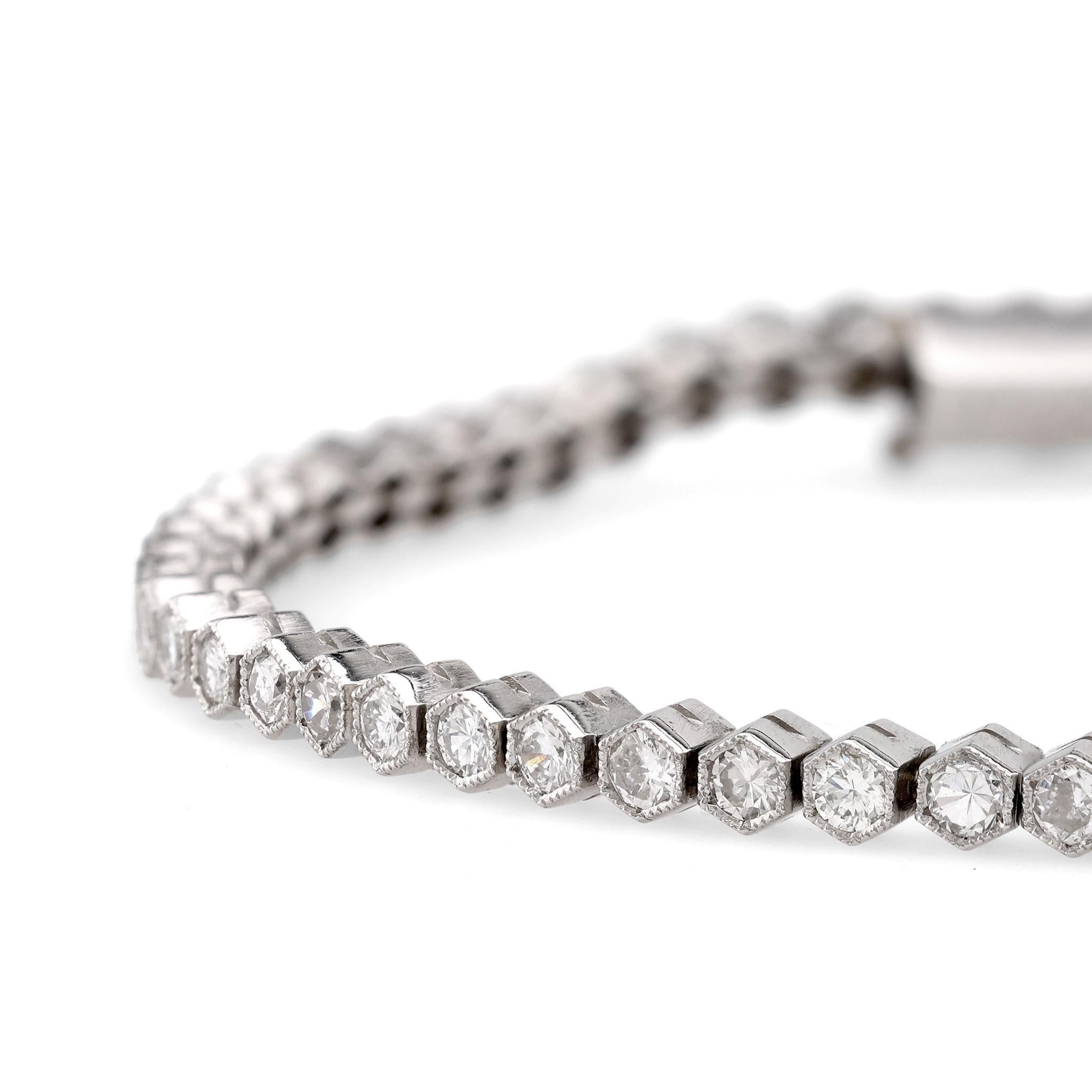 Art Déco Bracciale tennis in platino con diamanti di ispirazione Art Deco in vendita