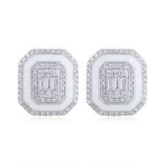 Orecchini con diamante e smalto aureolato bianco di ispirazione Art Deco in oro bianco massiccio 18 carati