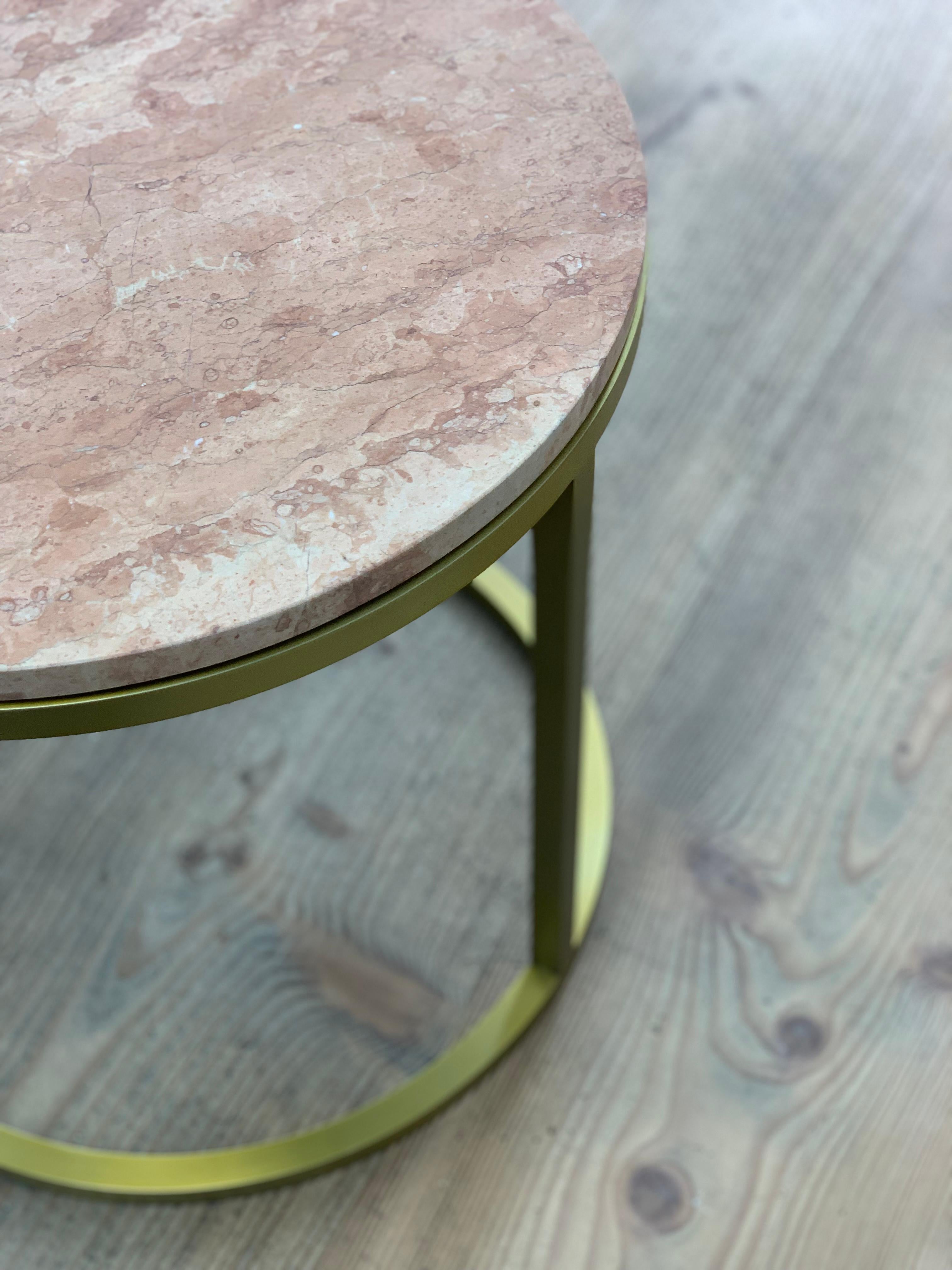 Art Deco Inspired Diana Round Coffee Table in Brass Tinted and Pink For Sale 3