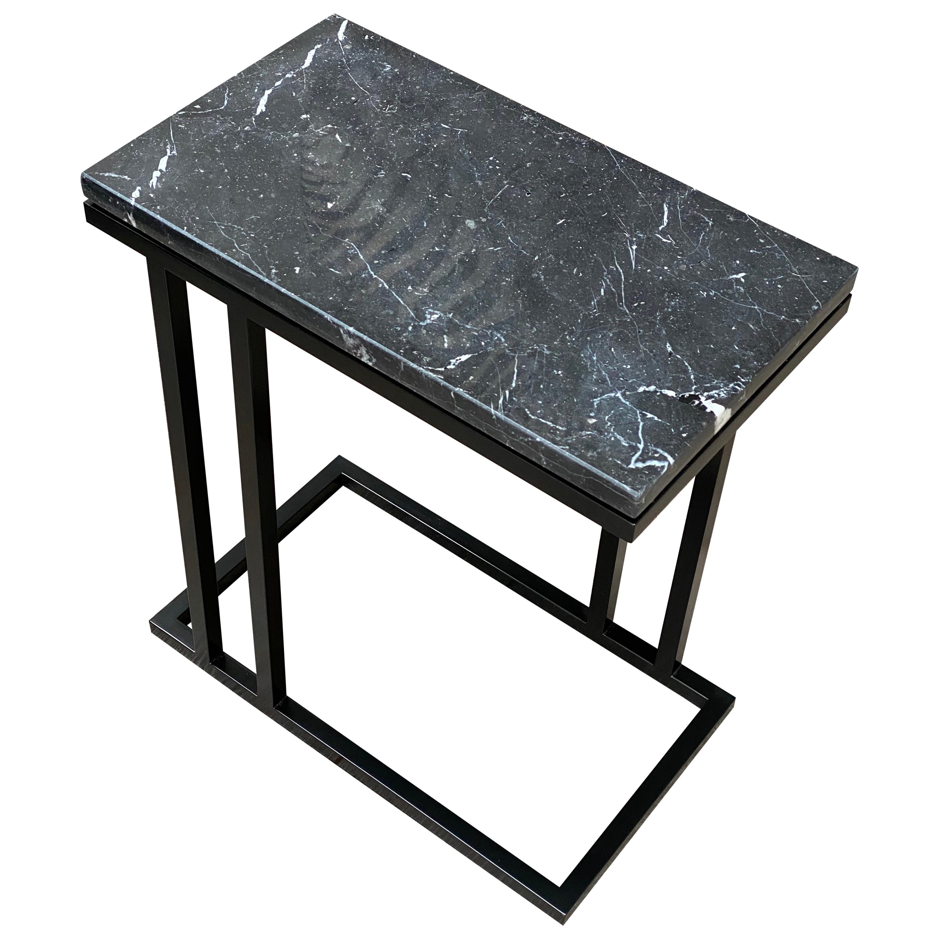 Table d'appoint mince Elio II d'inspiration Art Déco en revêtement en poudre noire et marbre