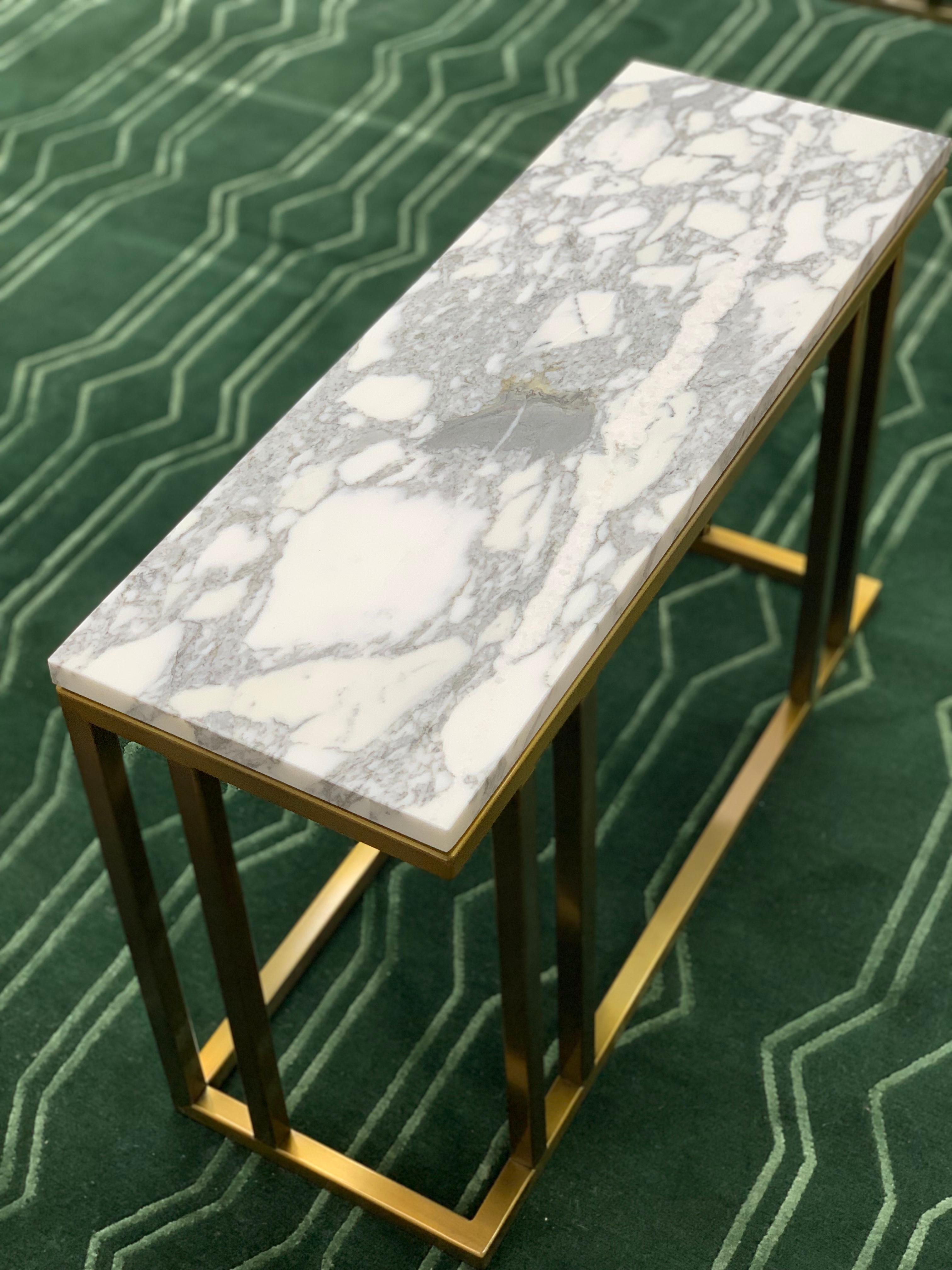 Art Deco Inspired Elio Slim Side Table Antique Brass Tint and Marble For Sale 6