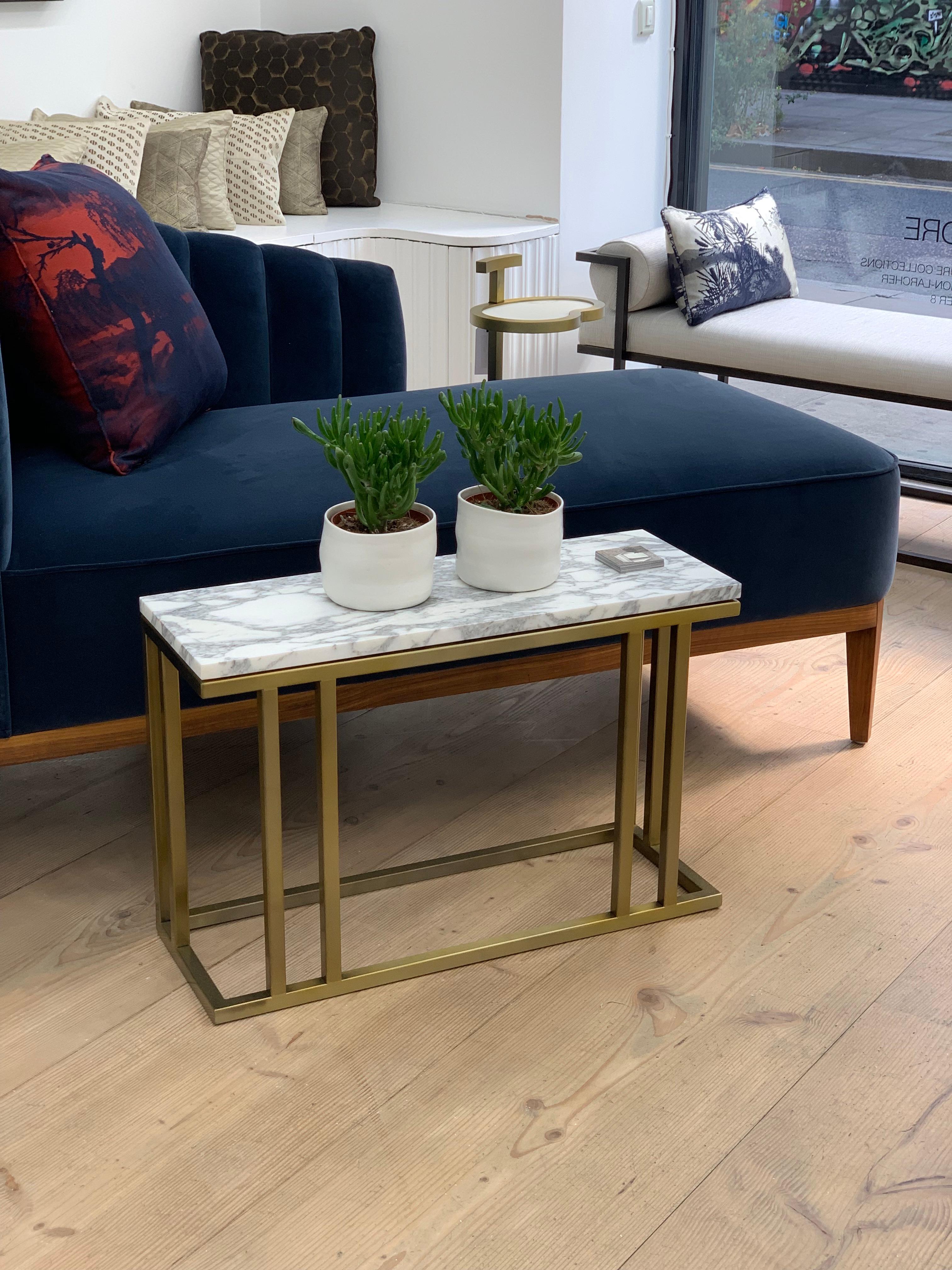 Art Deco Inspired Elio Slim Side Table Antique Brass Tint and Marble In New Condition For Sale In London, GB