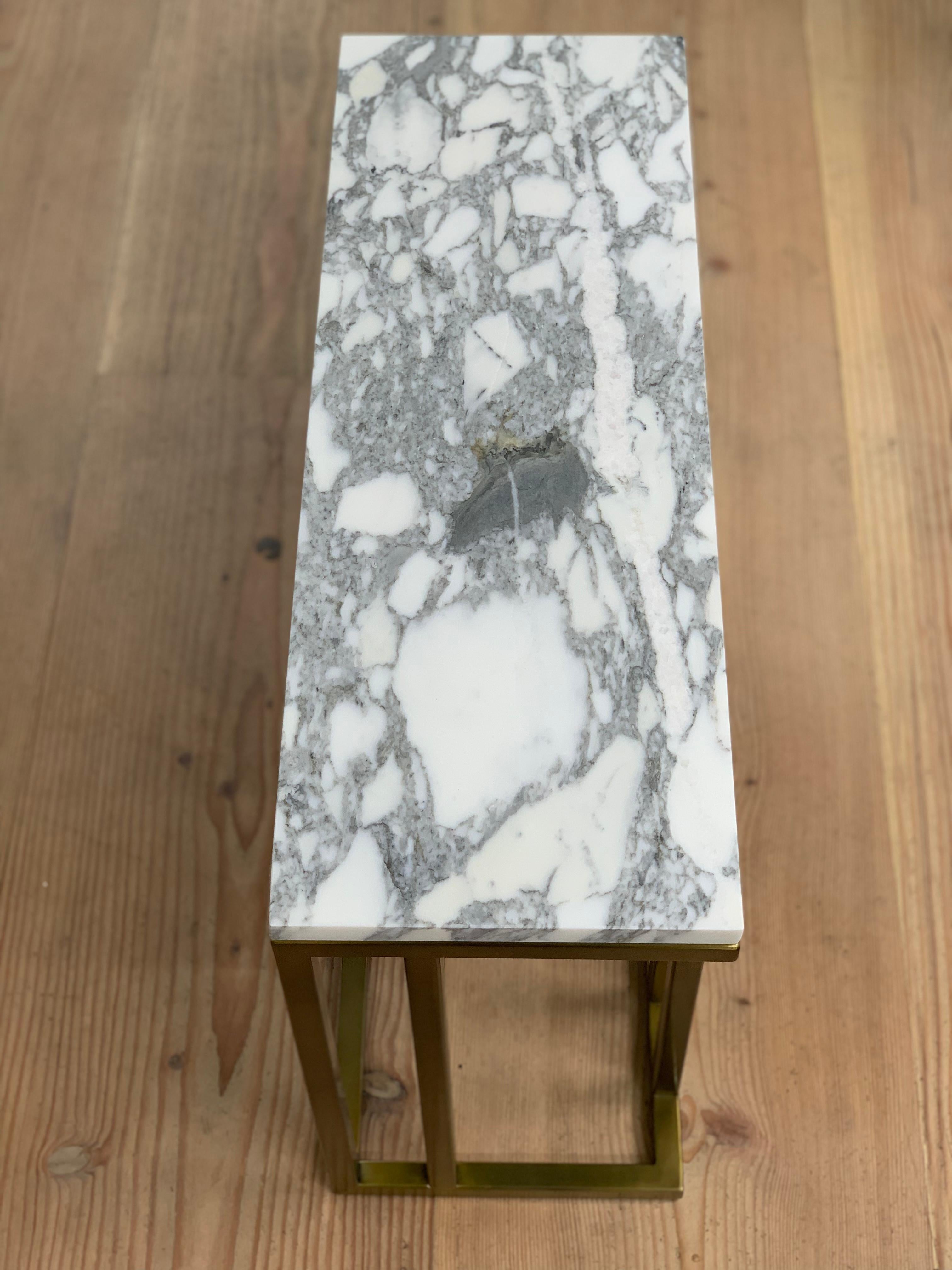 Art Deco Inspired Elio Slim Side Table Antique Brass Tint and Marble For Sale 3