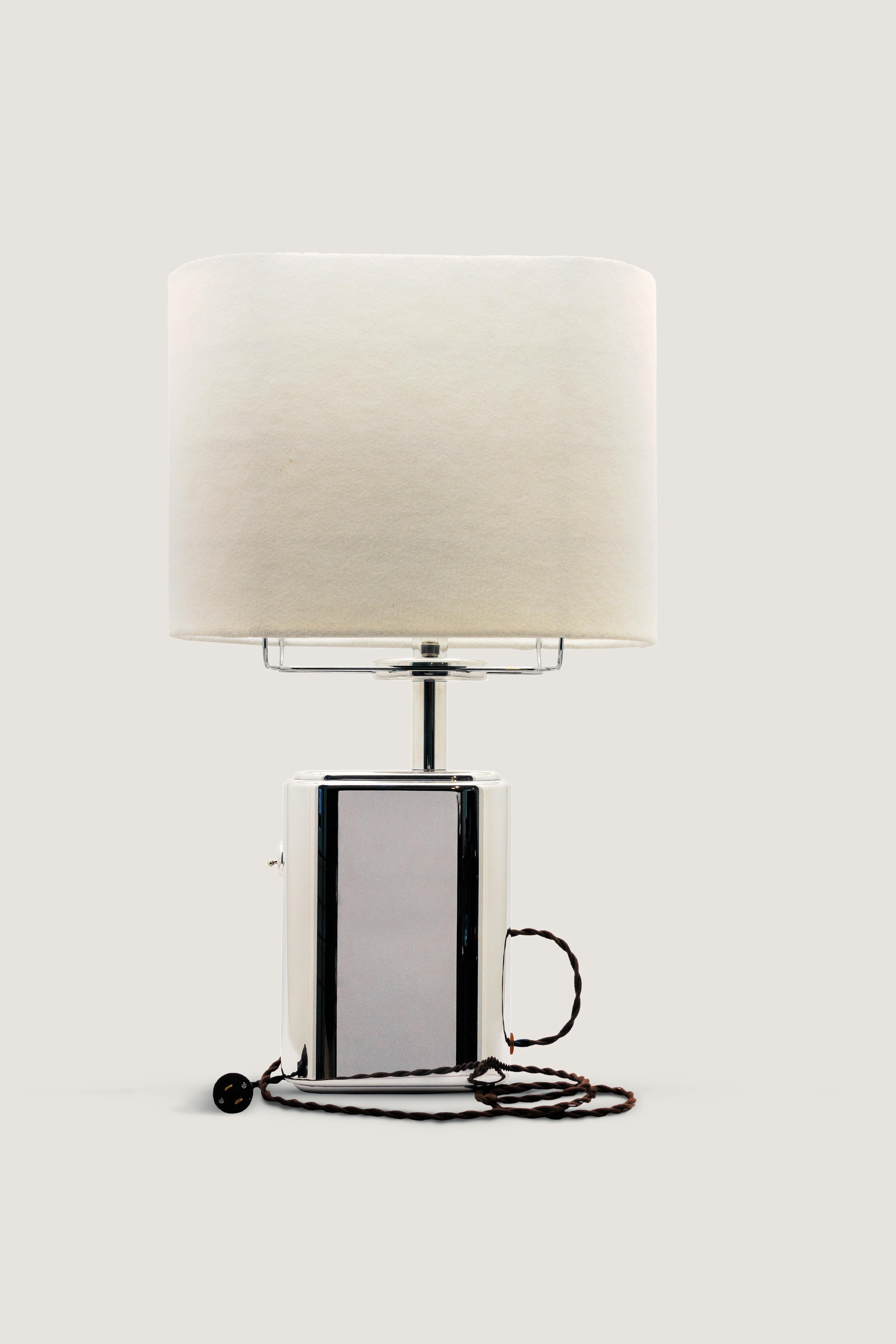 Lámpara Imperio de inspiración Art Decó de Daughter Manufacturing - Aluminio pulido en venta 3