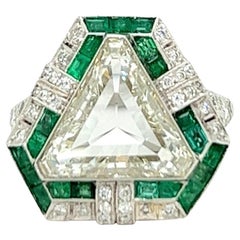 Art Deco Inspired GIA 4.62 Carats Triangular Cut Diamond Emerald Platinum Ring