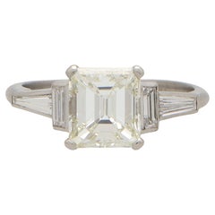 Art Deco inspirierter GIA-zertifizierter Diamantring aus Platin mit Smaragdschliff