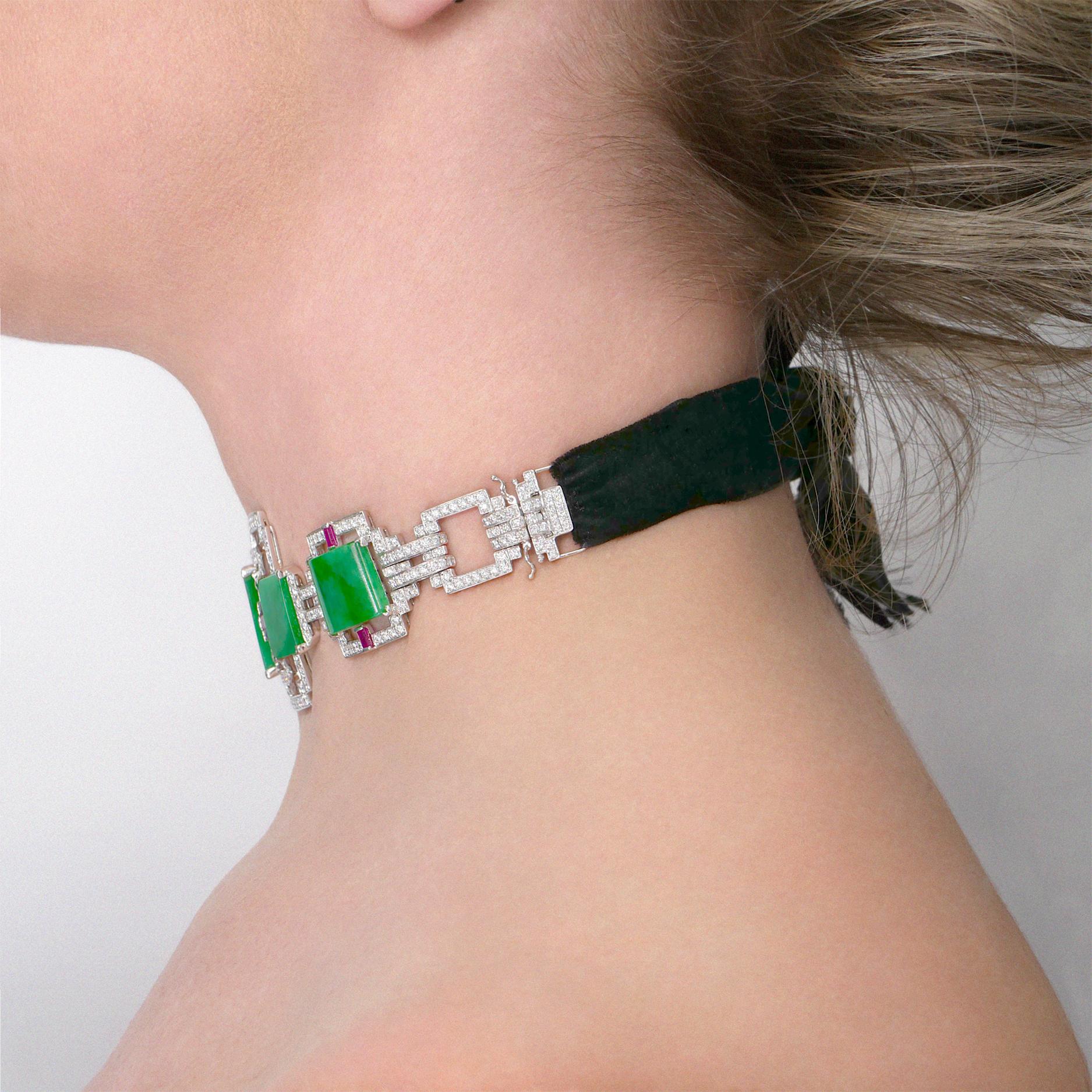Bracciale d'ispirazione Art Deco in giada e diamanti in oro bianco 18 carati con rubini e onice in vendita 1