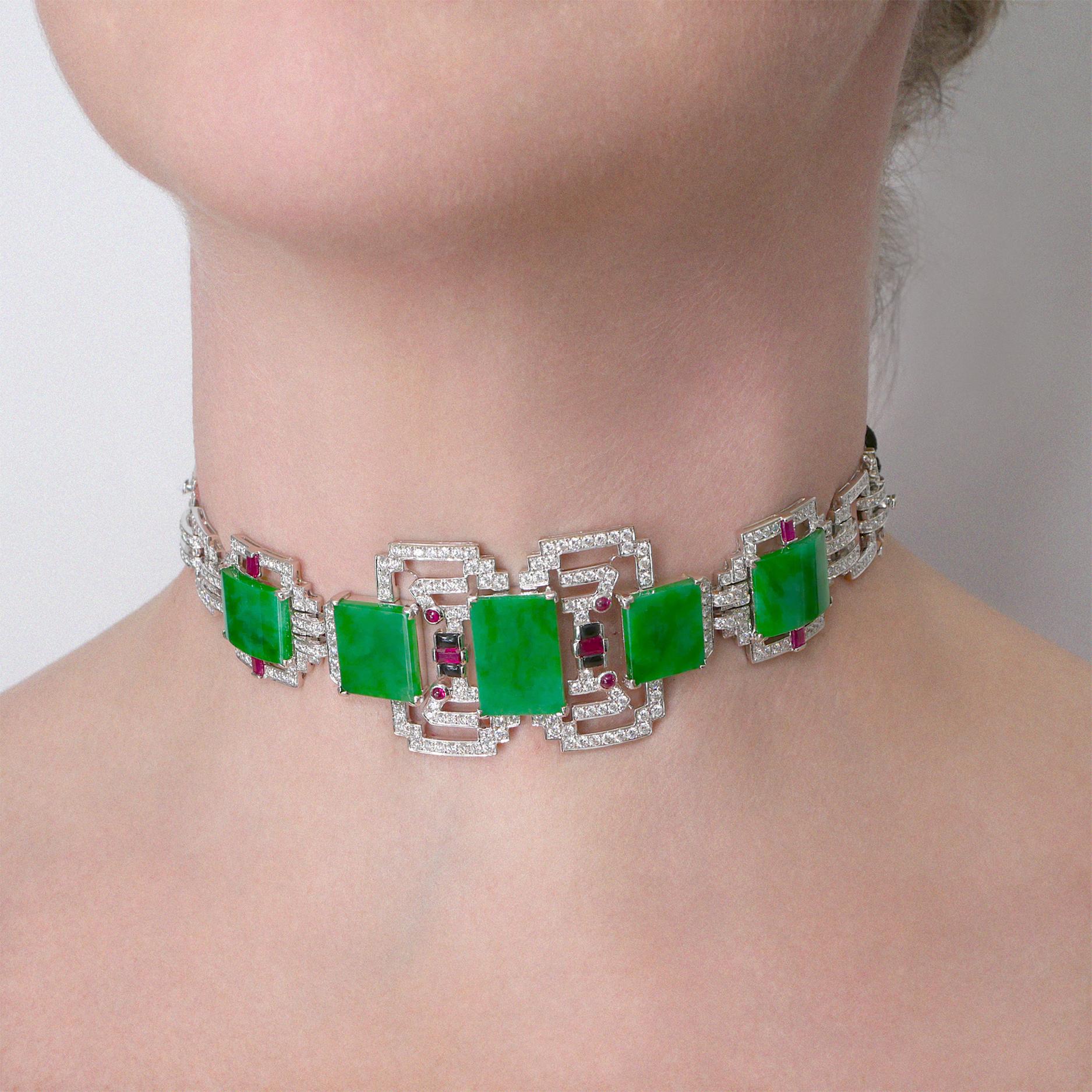 Bracciale d'ispirazione Art Deco in giada e diamanti in oro bianco 18 carati con rubini e onice in vendita 2