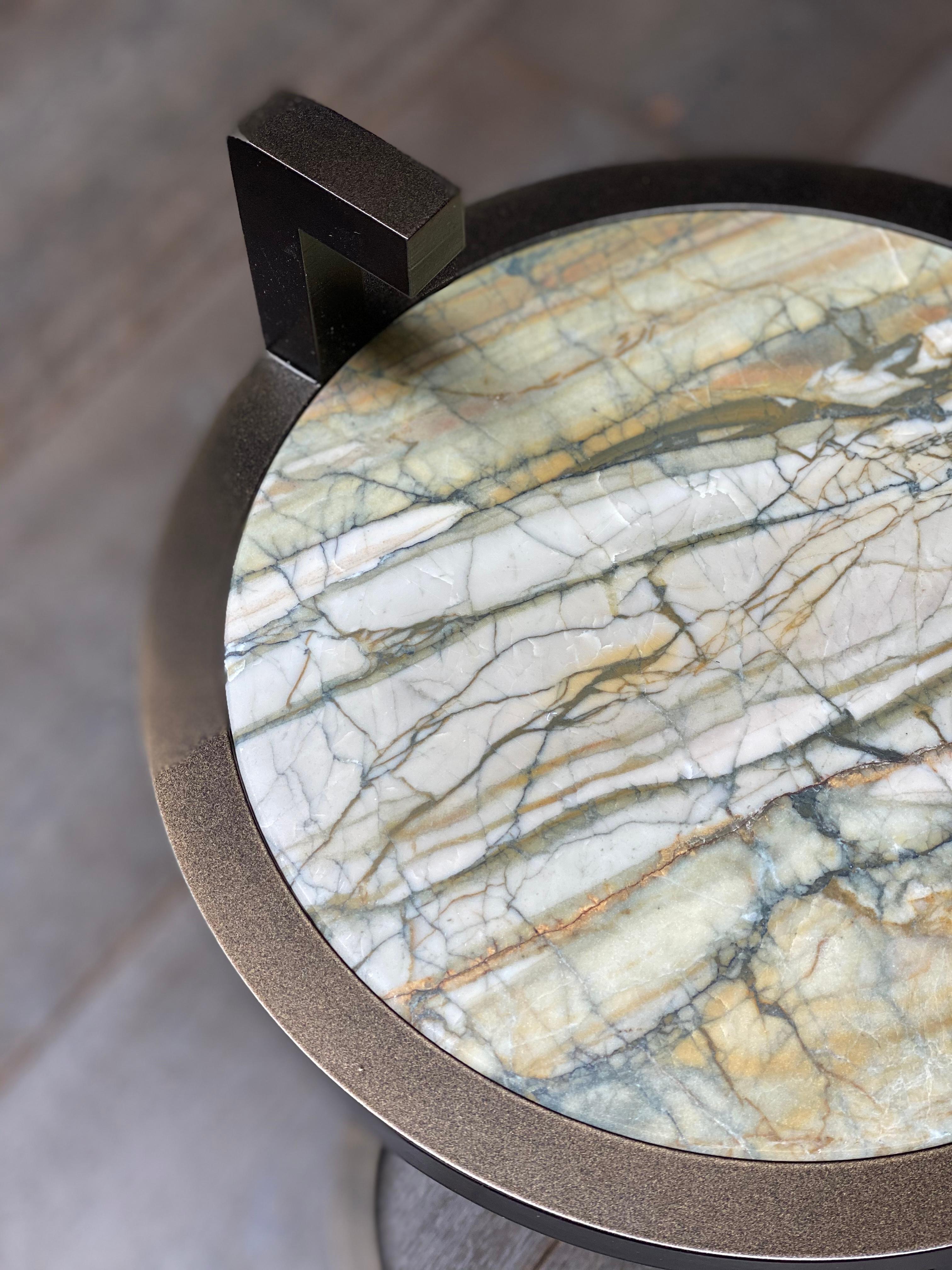 Table de Martini Kangourou d'inspiration Art déco ronde revêtue de poudre et de marbre Neuf - En vente à London, GB