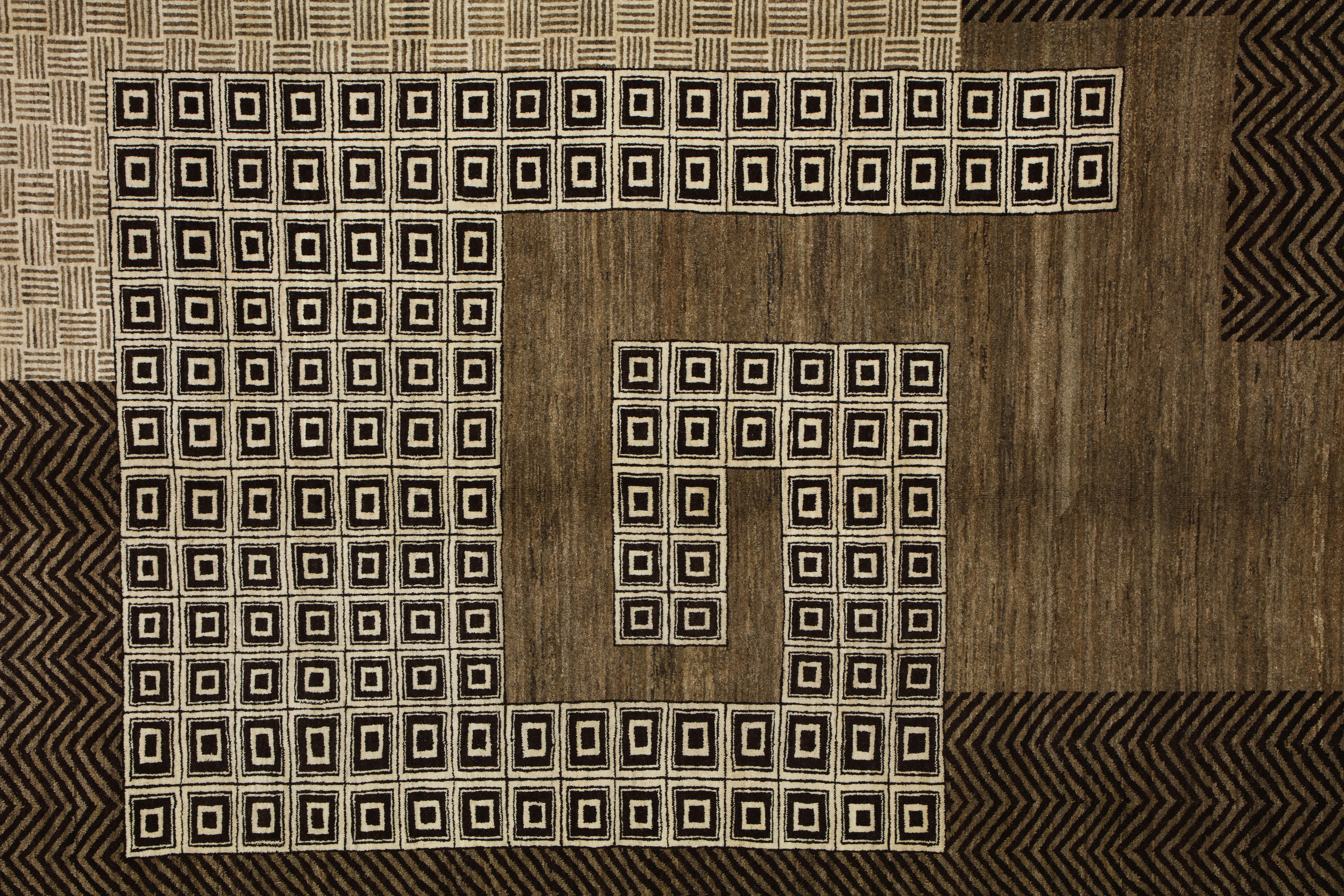 Art Deco-inspirierter Labyrinth-Perserteppich aus Wolle in Taupe, Creme & Brown, 9 x 12 (Art déco) im Angebot