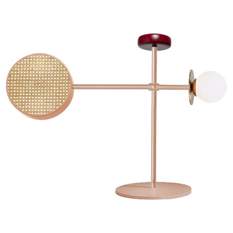 Art-déco-inspirierte Monaco-Tisch II-Lampe in Lachs, Wein, Messing und Rattan