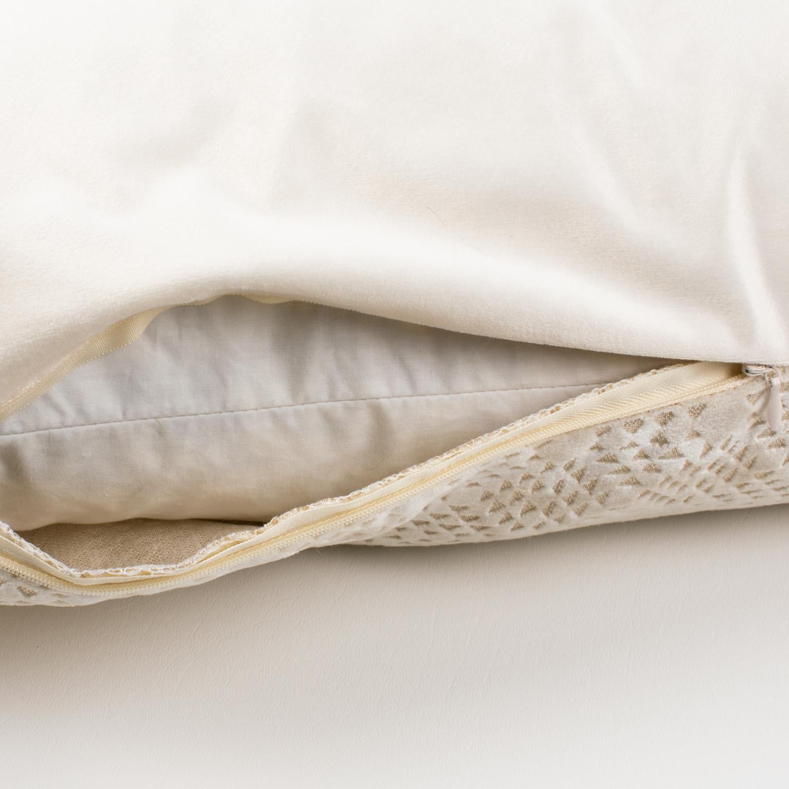 Art Deco Inspired Off-White Velvet Throw Pillow In Excellent Condition For Sale In Atlanta, GA