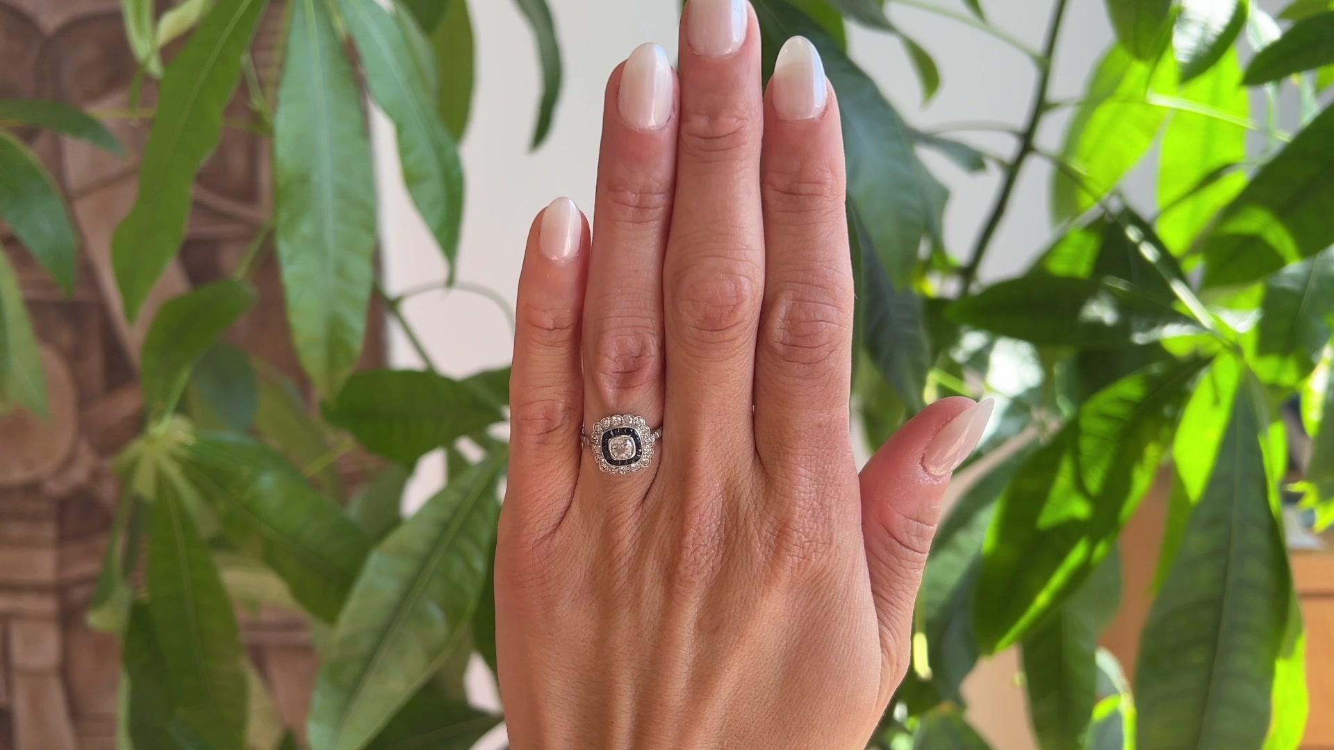 Art Deco inspirierter Diamant-Saphir-Halo-Ring mit altem Minenschliff (Art déco) im Angebot
