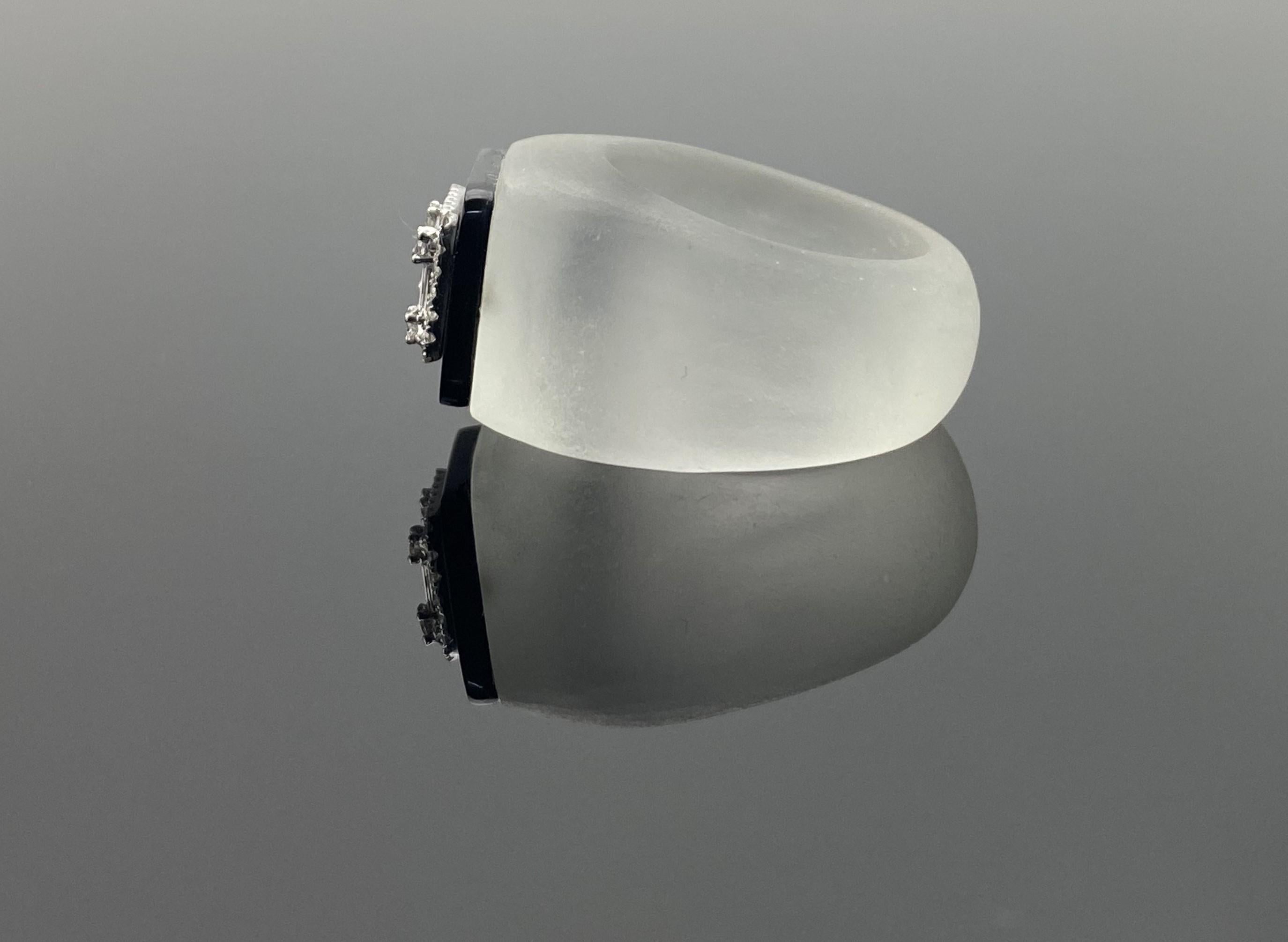 Art Deco Inspired Rock Crystal, Diamond And Black Onyx Cocktail Ring In New Condition For Sale In Bangkok, Thailand