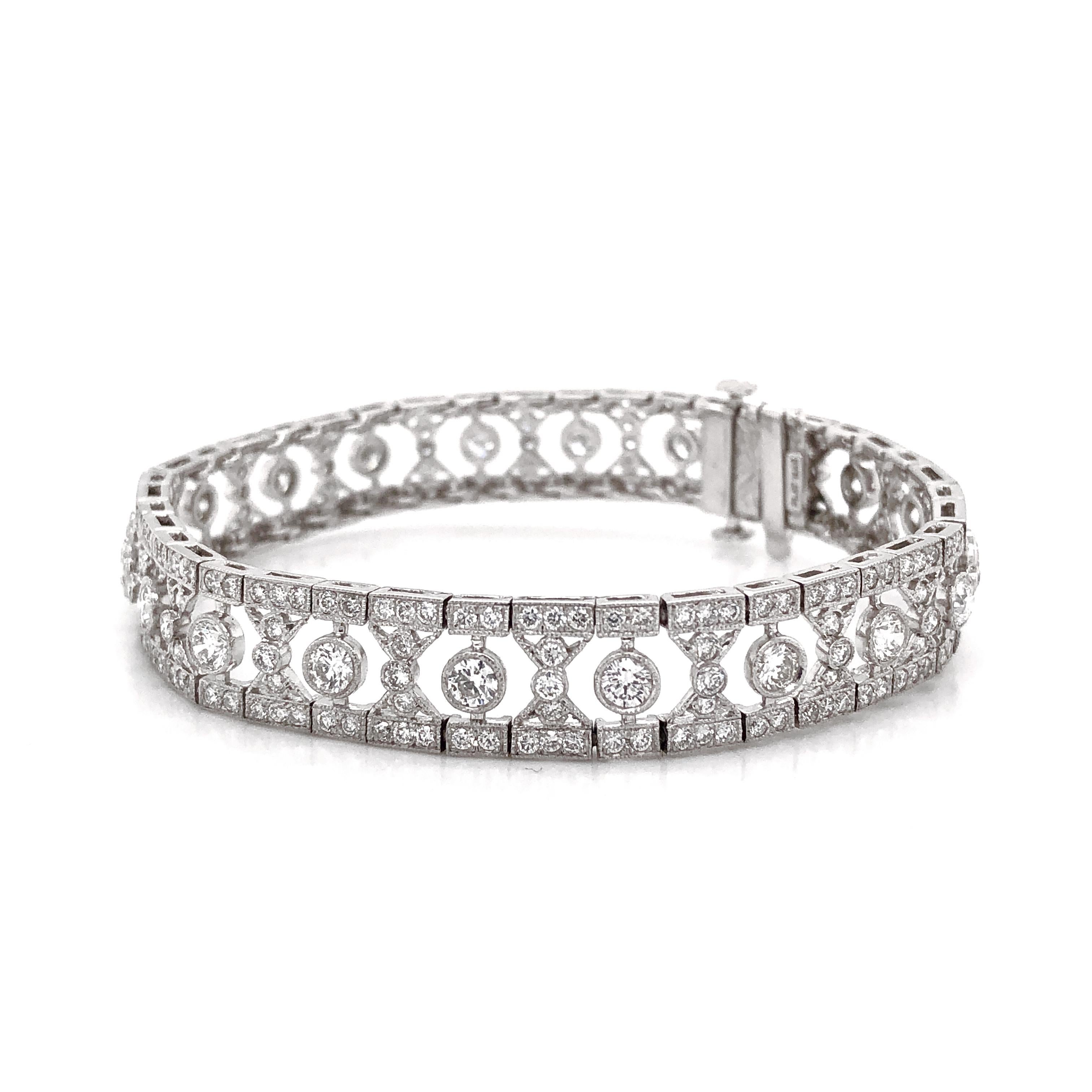Contemporary Art Deco Inspired Round Cut Diamonds 6.12 Carat Platinum Bracelet For Sale