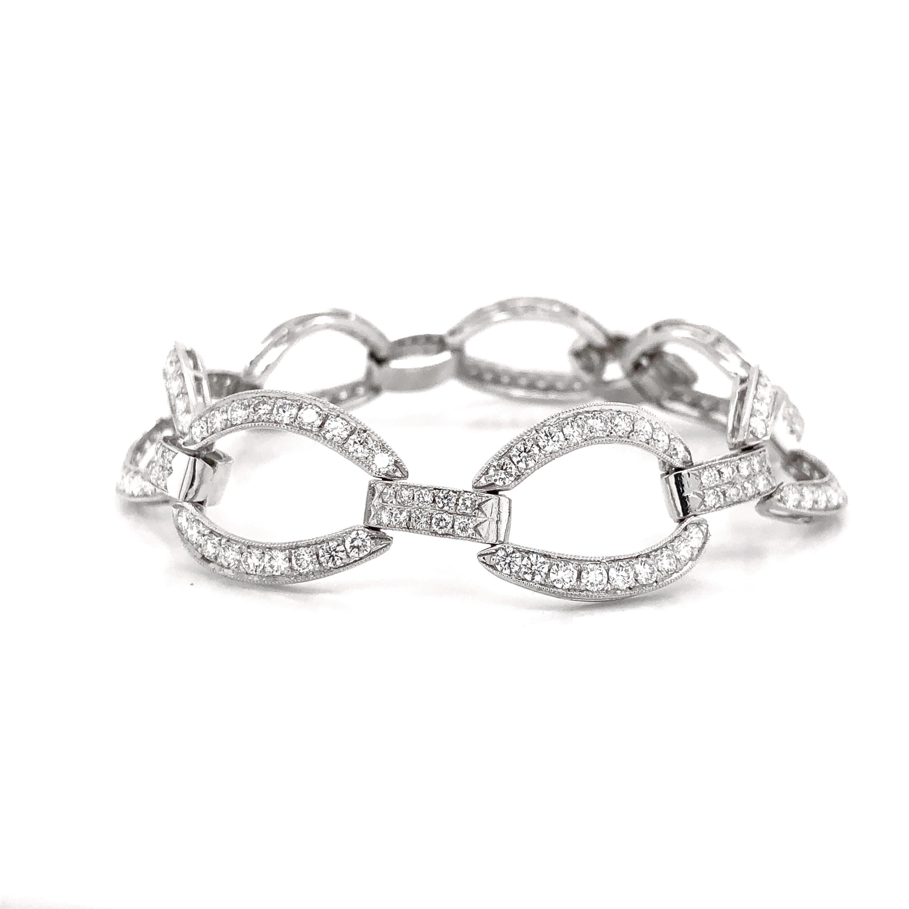 Contemporary Art Deco Inspired Round Cut Diamonds 6.21 Carat Platinum Chain Bracelet For Sale