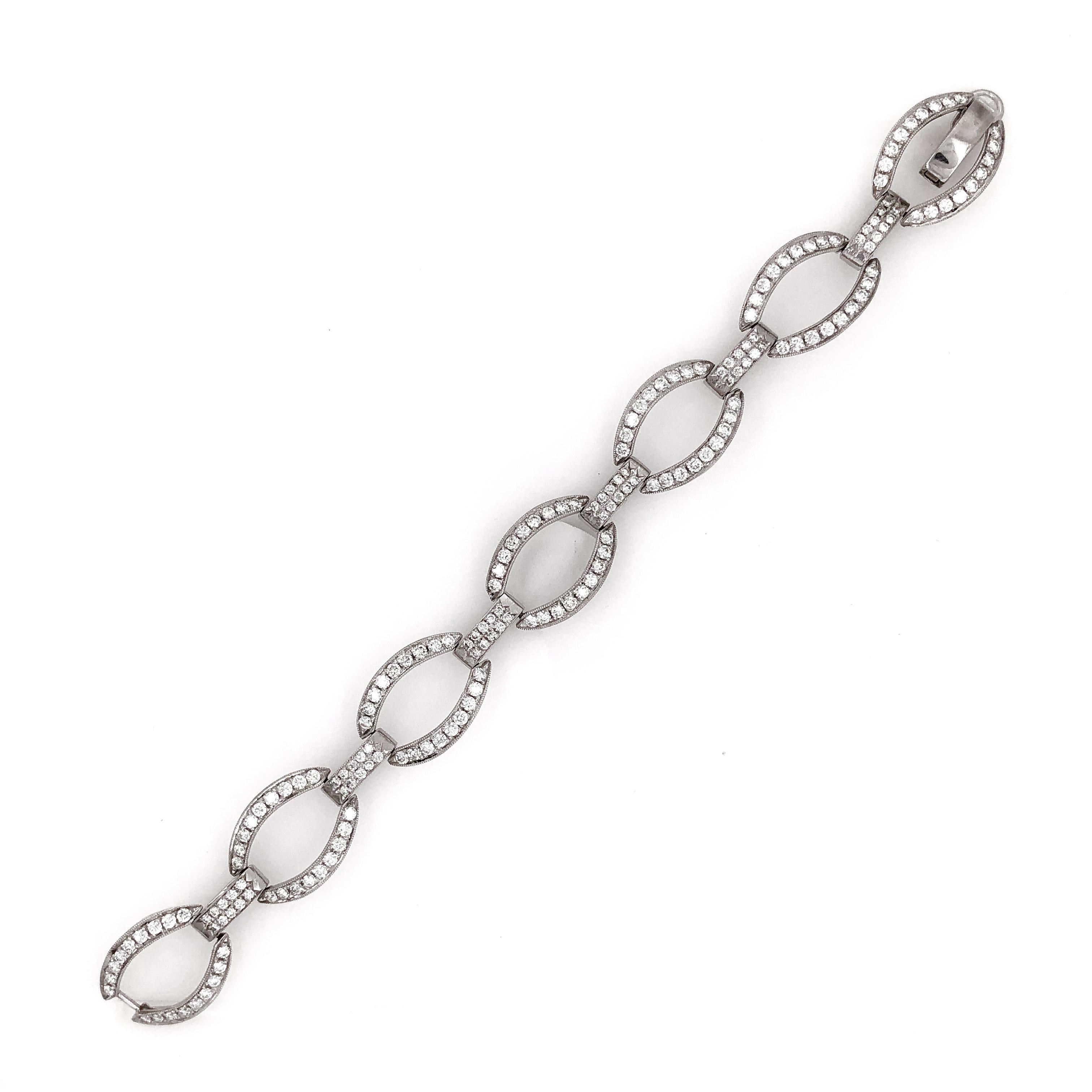 Women's Art Deco Inspired Round Cut Diamonds 6.21 Carat Platinum Chain Bracelet For Sale