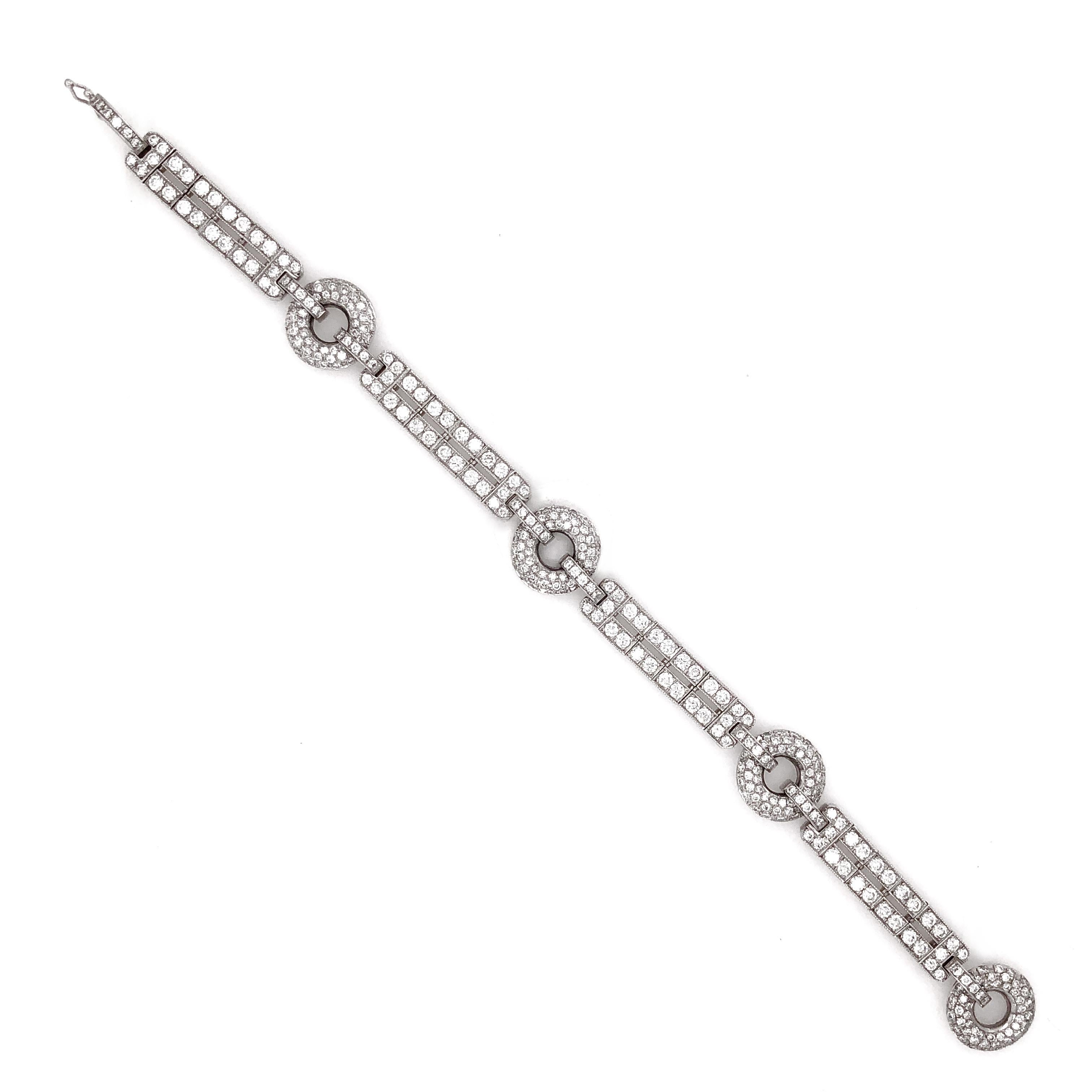 Contemporary Art Deco Inspired Round Cut Diamonds 6.23 Carat Platinum Link Bracelet For Sale