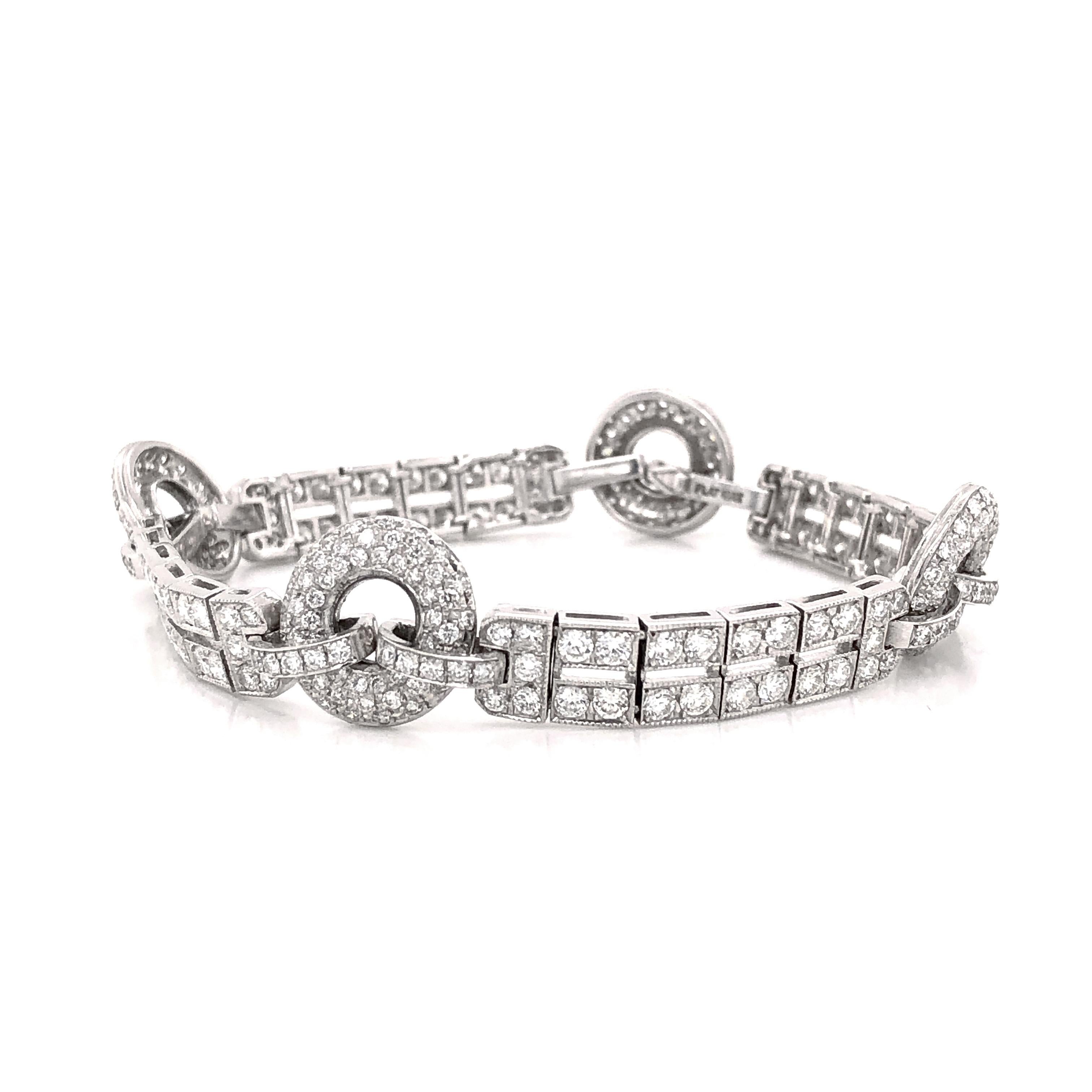 Art Deco Inspired Round Cut Diamonds 6.23 Carat Platinum Link Bracelet In New Condition For Sale In New York, NY
