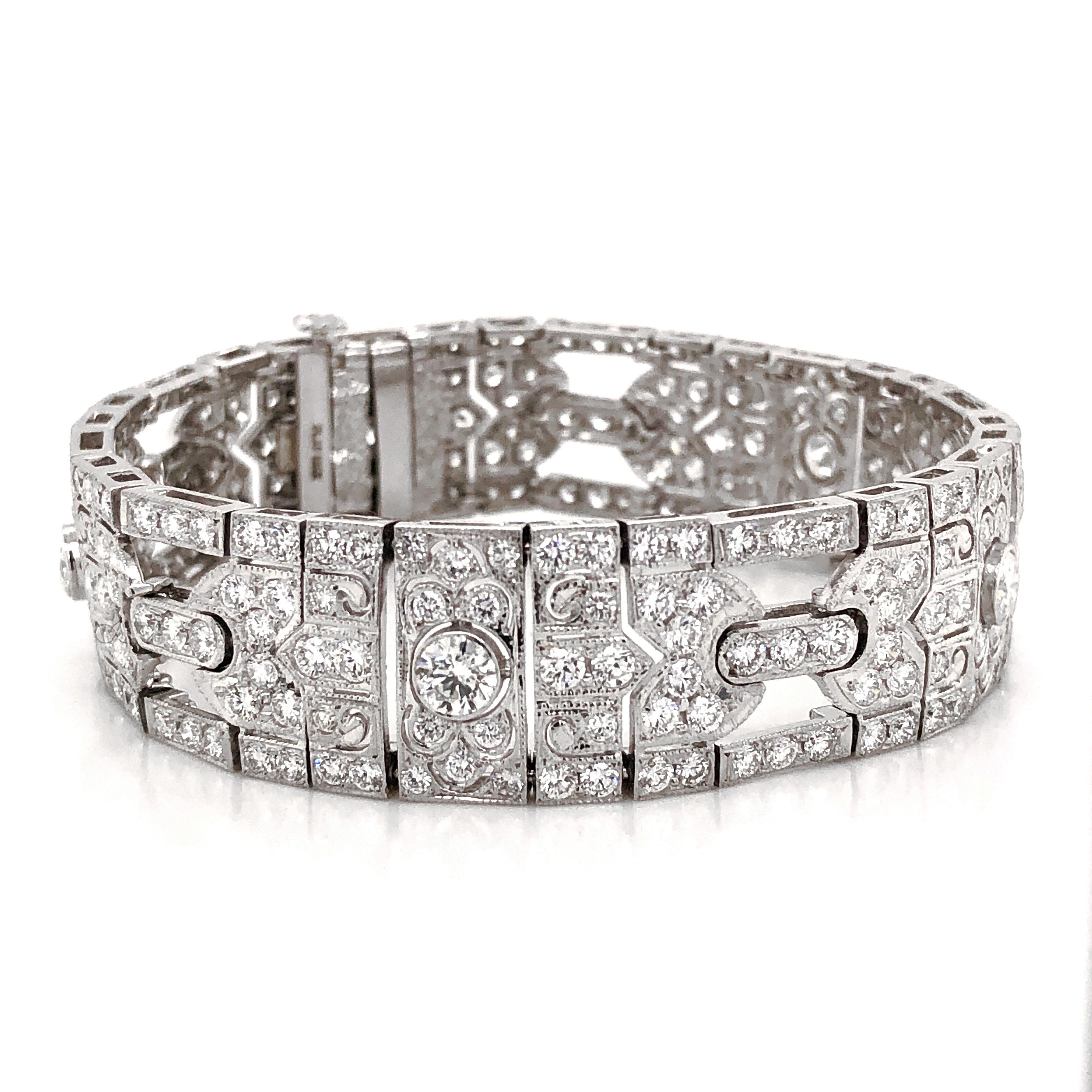 Women's Art Deco Inspired Round Cut White Diamonds 11.29 Carat Platinum Bracelet For Sale