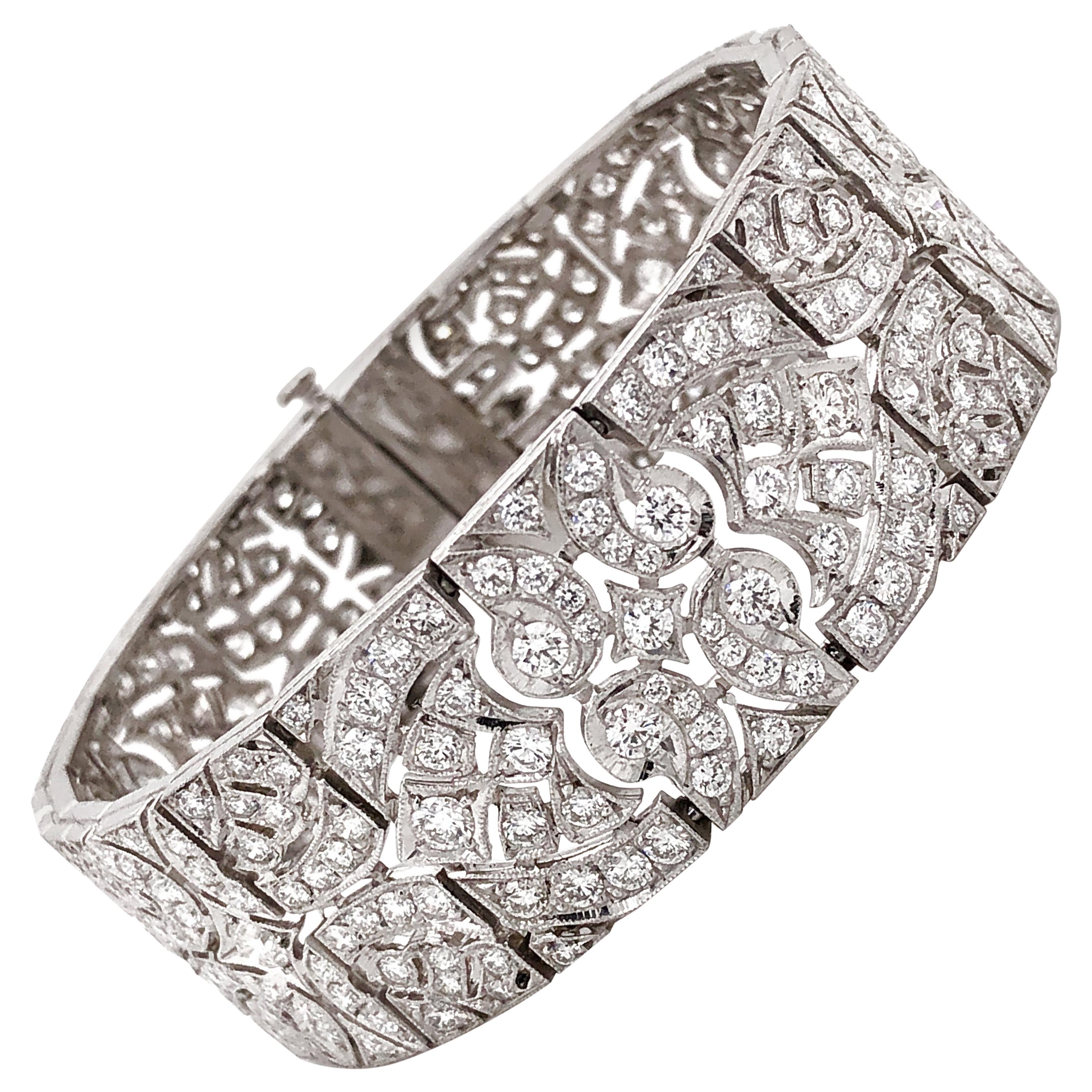 Art Deco Inspired Round Cut White Diamonds 13.8 Carat Platinum Link Bracelet For Sale