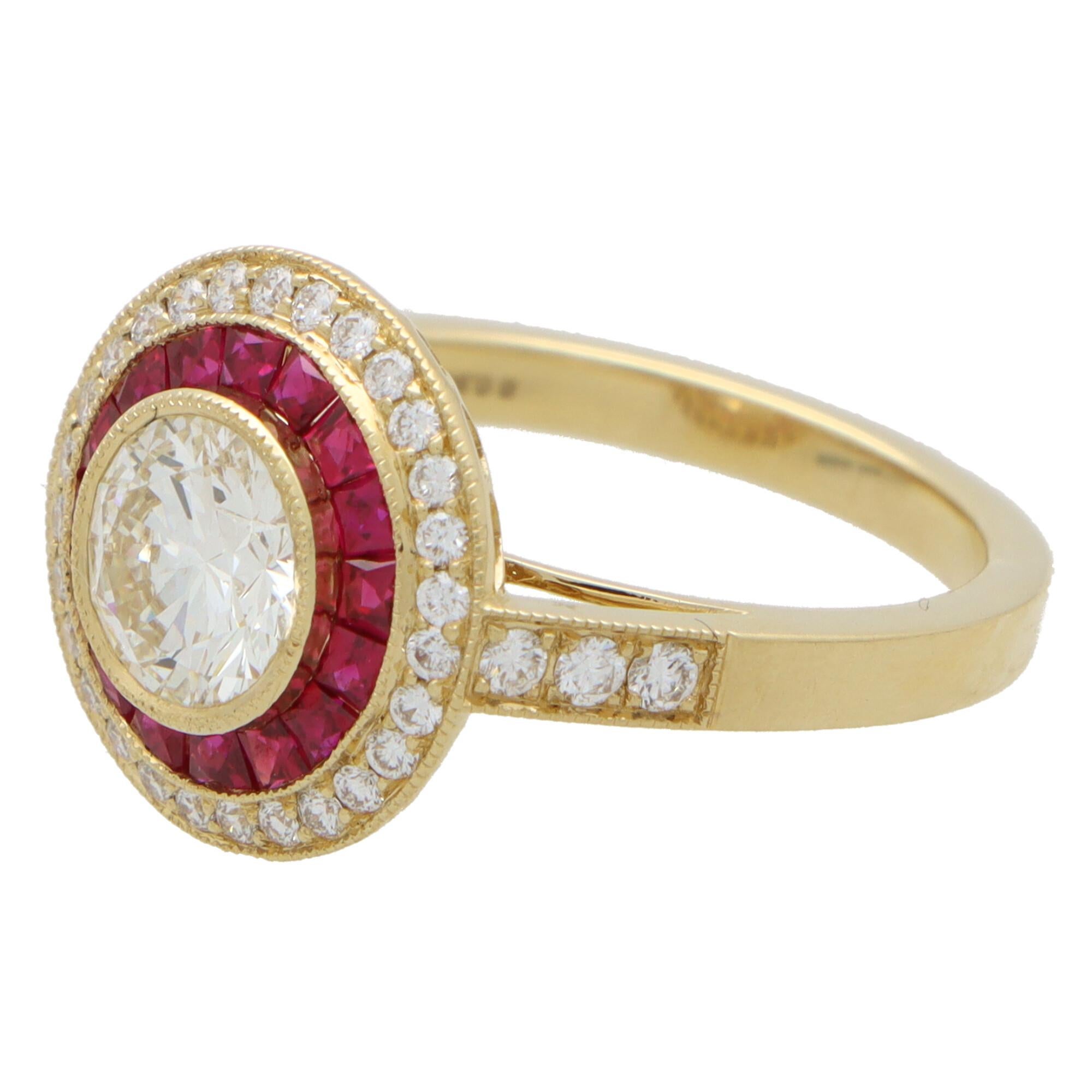 Anello Target con rubino e diamante in oro giallo di ispirazione Art Déco In condizioni ottime in vendita a London, GB