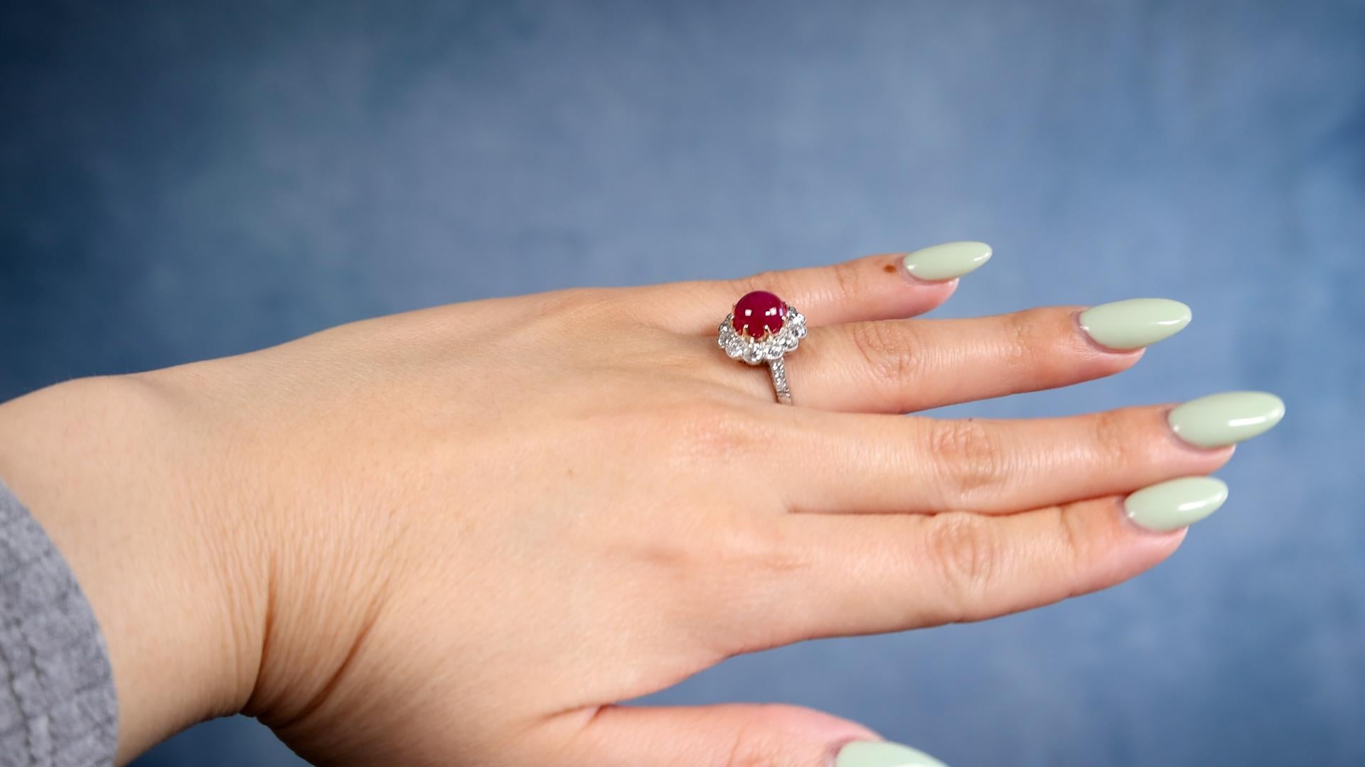 Art Deco inspirierter Rubin-Diamant-Platin-Ring aus 14k Gelbgold (Art déco) im Angebot