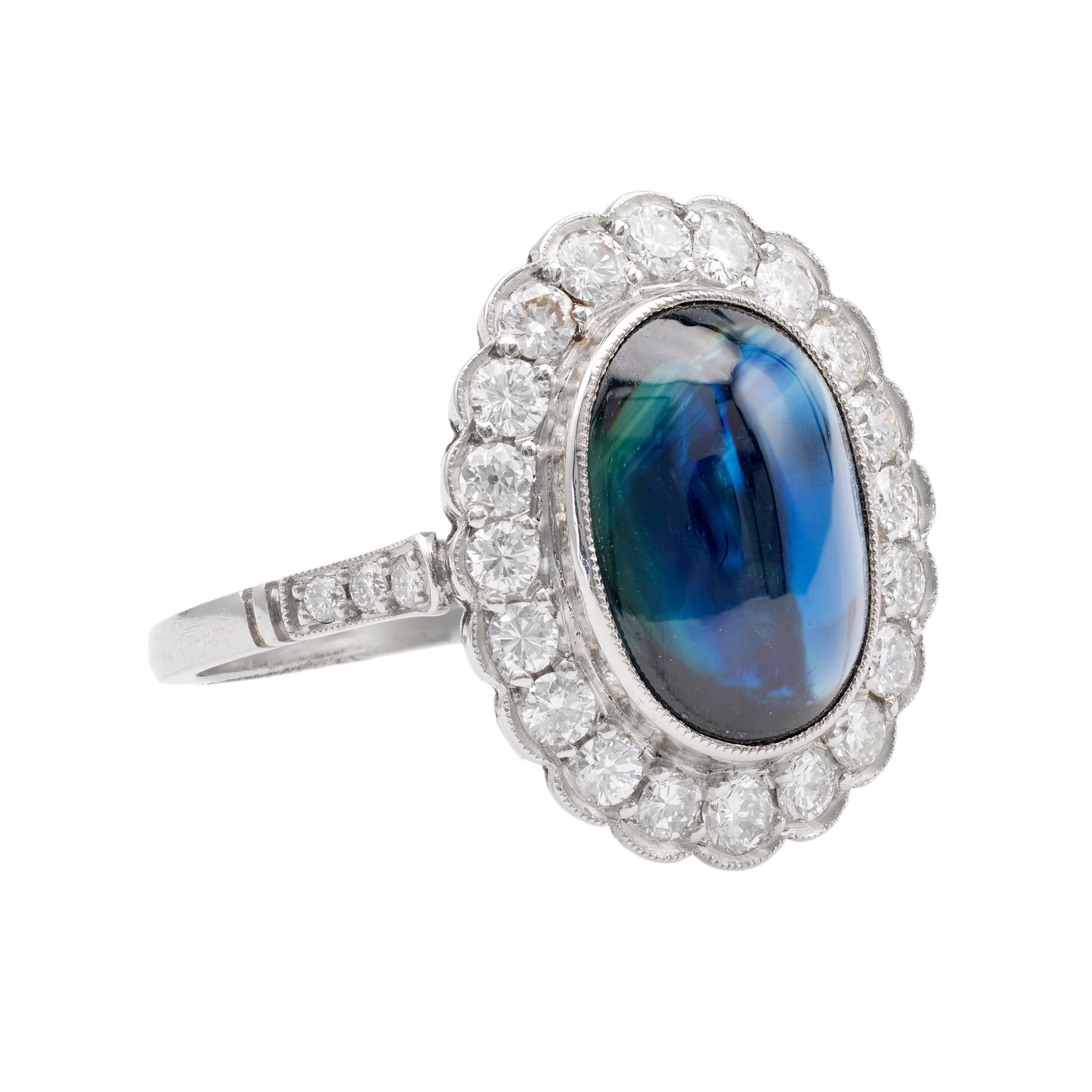 Art Deco inspirierter Saphir Diamant Platin Halo Cluster-Ring (Cabochon) im Angebot