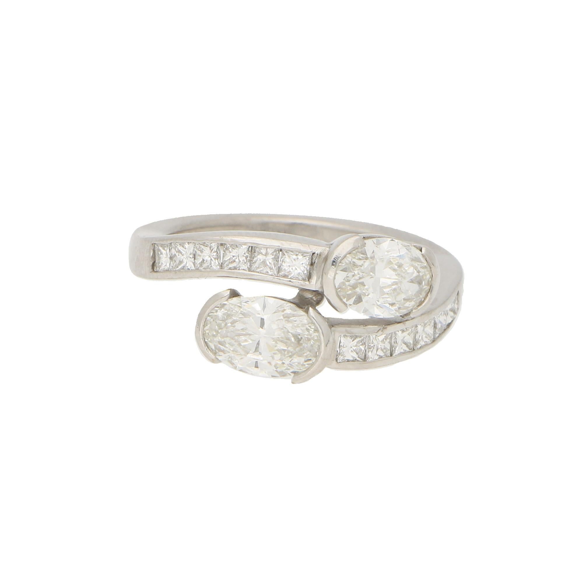 Art Deco Inspired Toi-et-Moi Crossover Ring Set in 18 Karat White Gold In Good Condition In London, GB