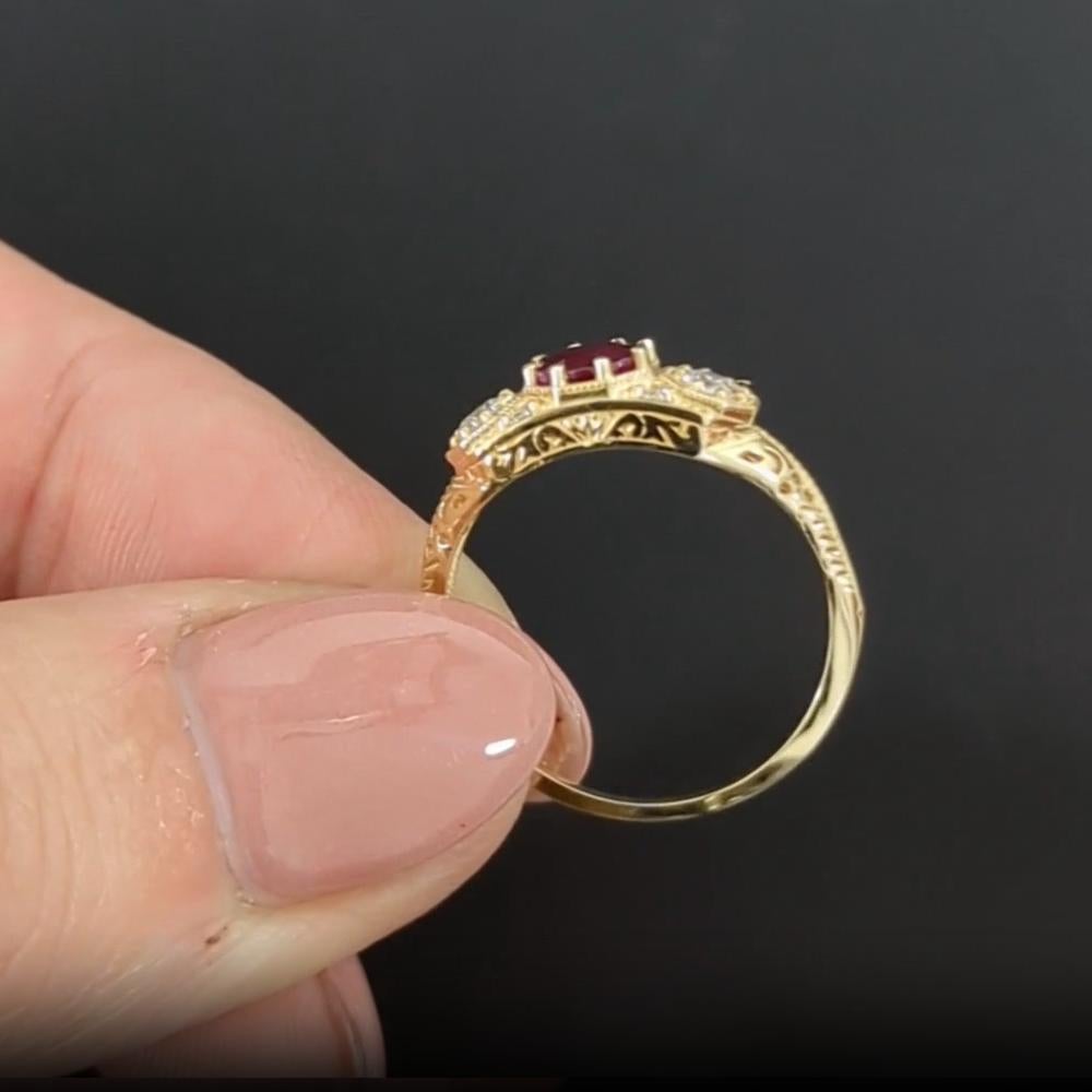 Art déco Art Deco Inspired Vintage-Style Ruby & Diamond 3-Stone Ring in Yellow Gold en vente