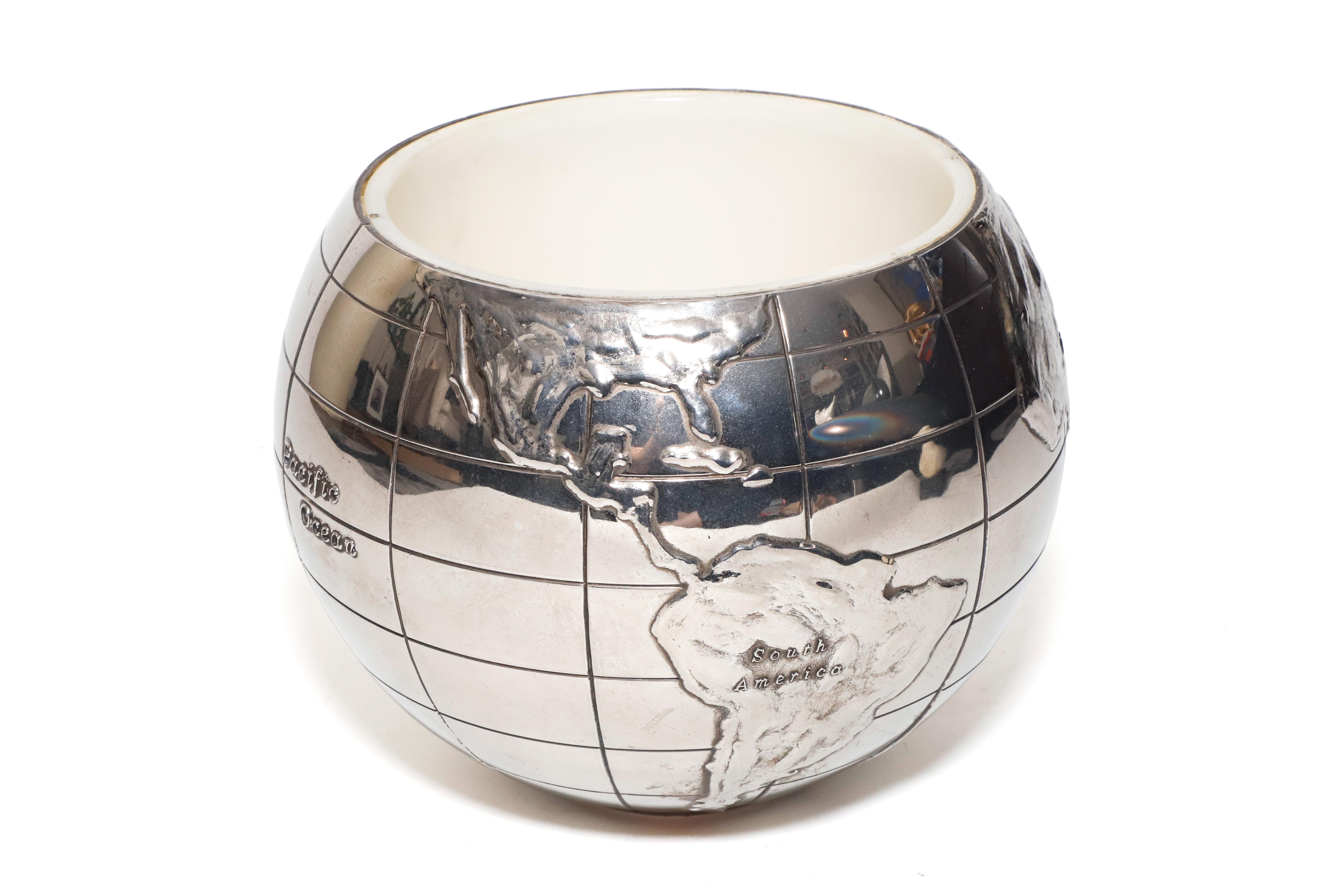 Art Deco International Silver Co. Globe Ice Bucket Cooler In Good Condition For Sale In New York, NY