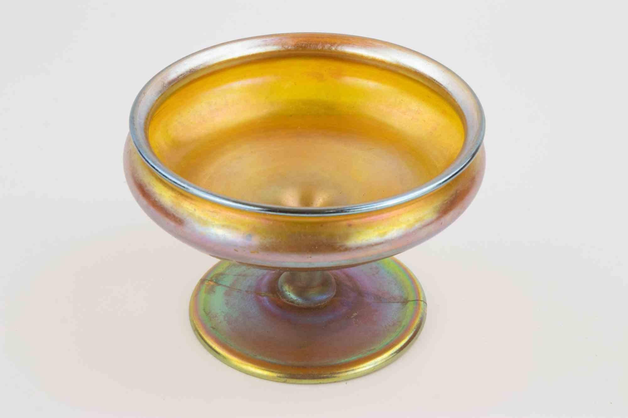 Vintage Art Deco Iridescent Glass Vase  attr. to Tiffany Studio Favrile.

Repairs in the base, otherwise very good condition.

