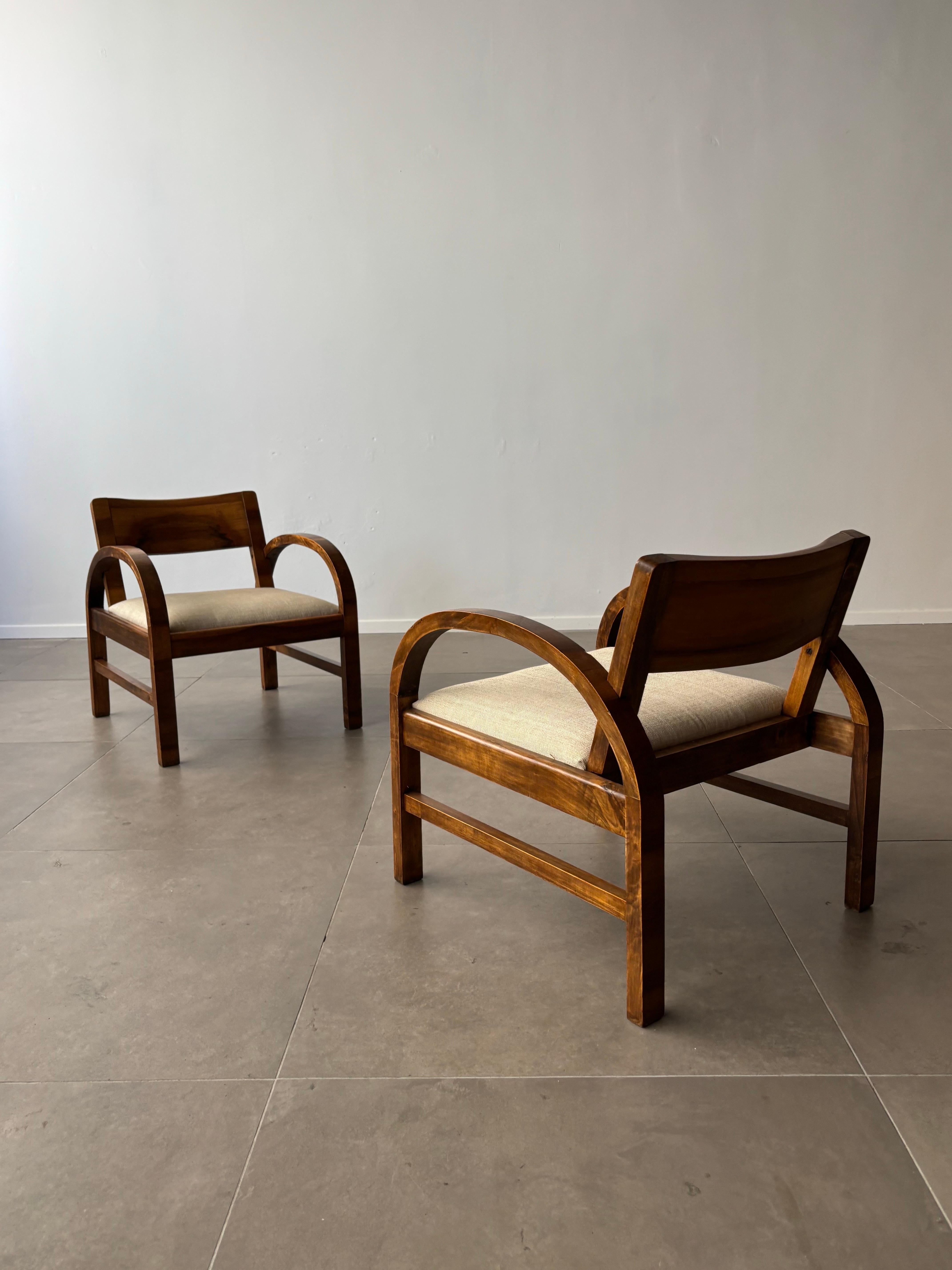 Sillones art déco italianos, madera curvada y tela beige, años 50 Italia Tela en venta