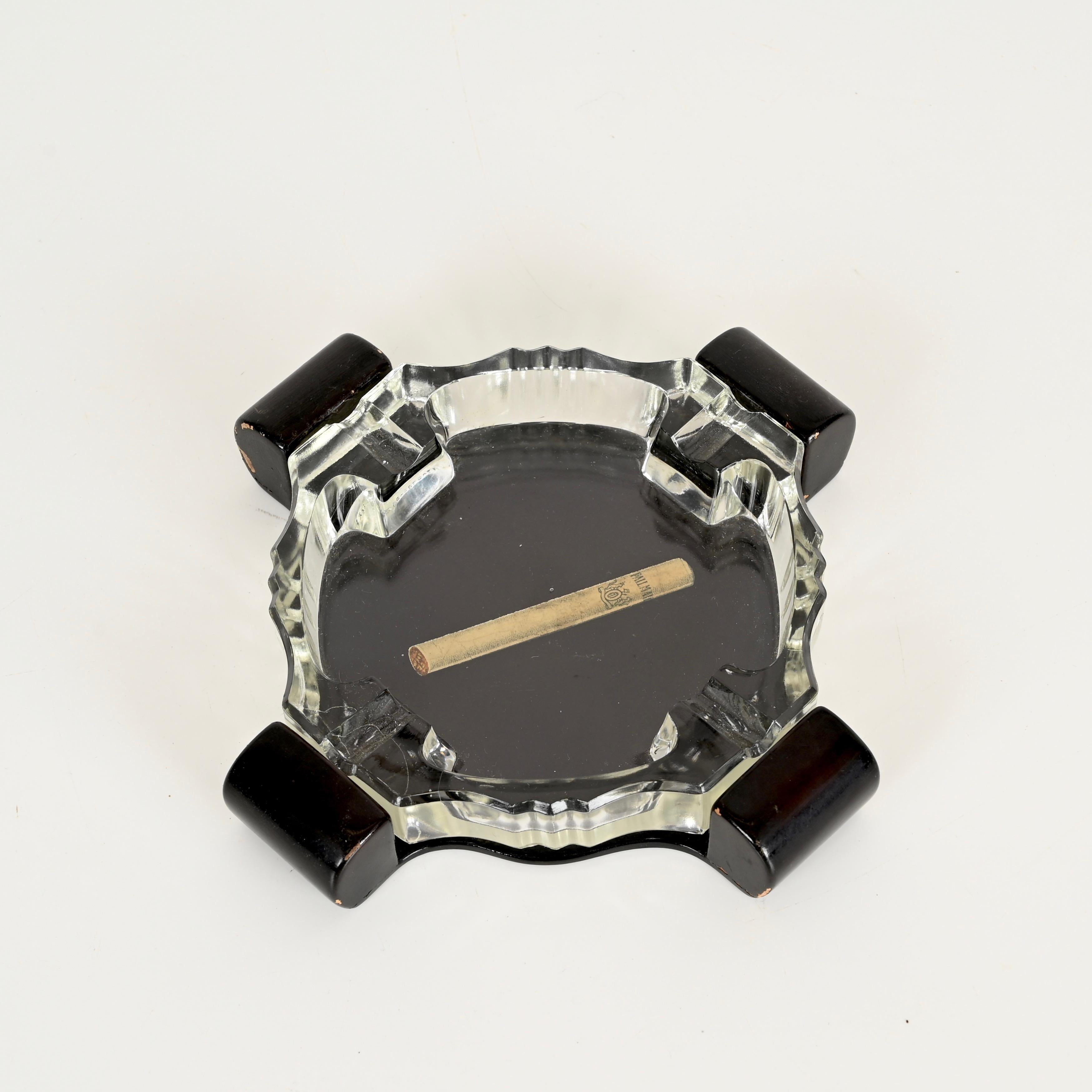 Hand-Crafted Art Deco Italian Ashtray in Crystal and Lacquered Wood, 1930s For Sale