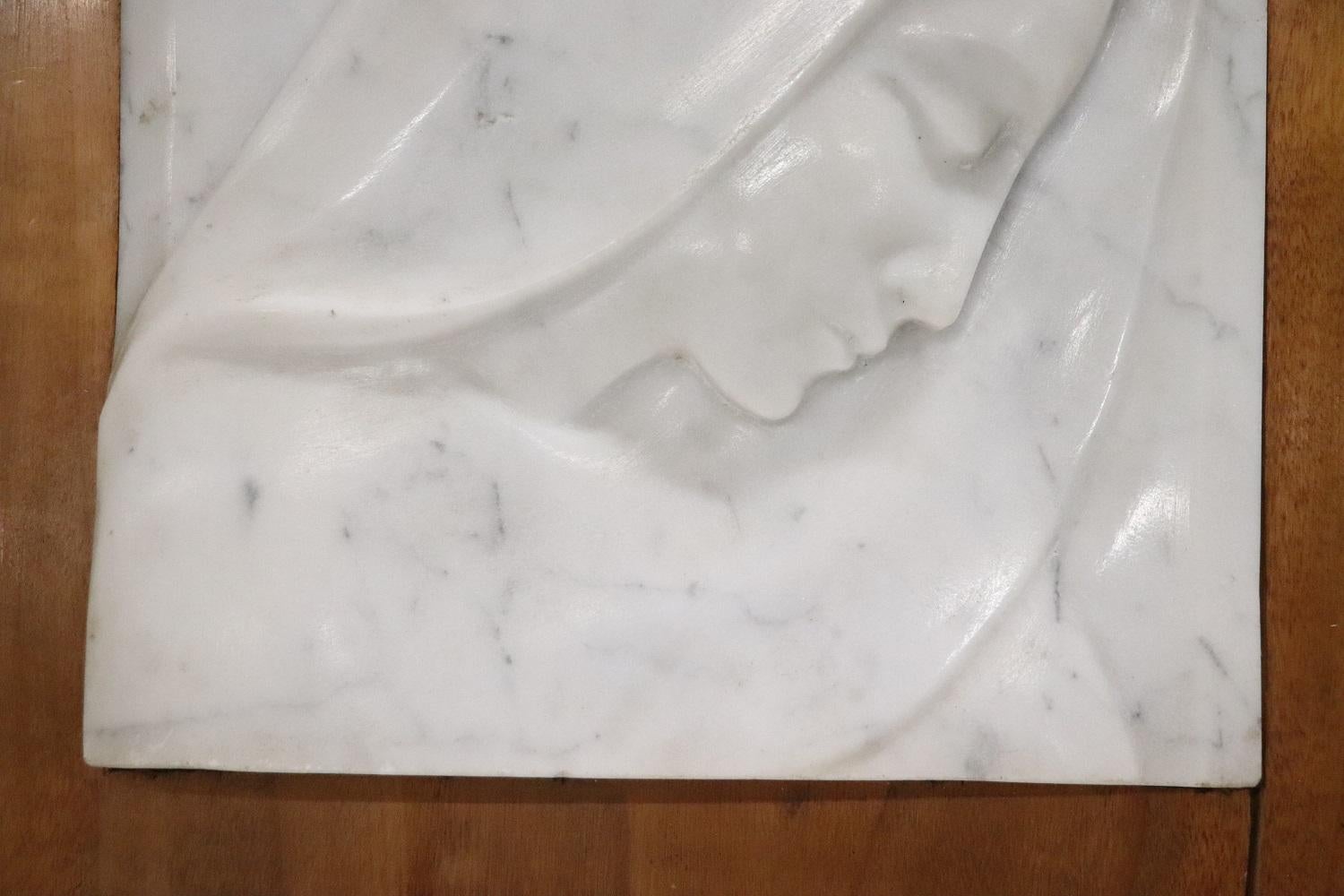 Art Deco Italian Bas-Relief Sculpture in Precious White Marble of Carrara In Good Condition In Casale Monferrato, IT