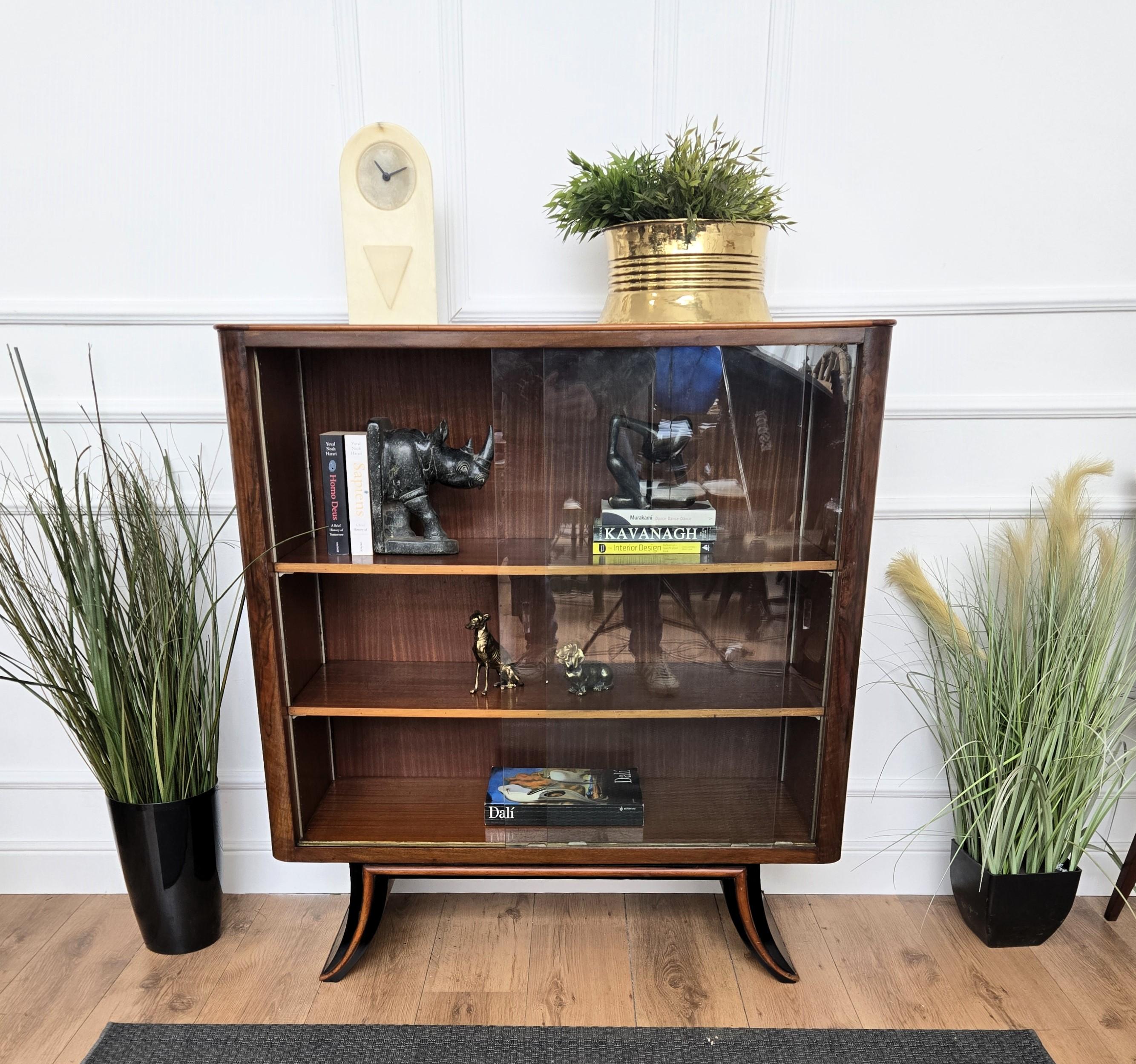 Art Deco Italian Burl Wood Glass Vitrine Sideboard Cabinet Bookcase In Good Condition For Sale In Carimate, Como