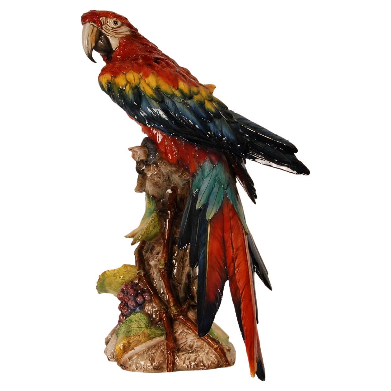 Figurine d'animal en céramique italienne Art Déco - Figurine d'oiseau en porcelaine de Macao avec perroquet