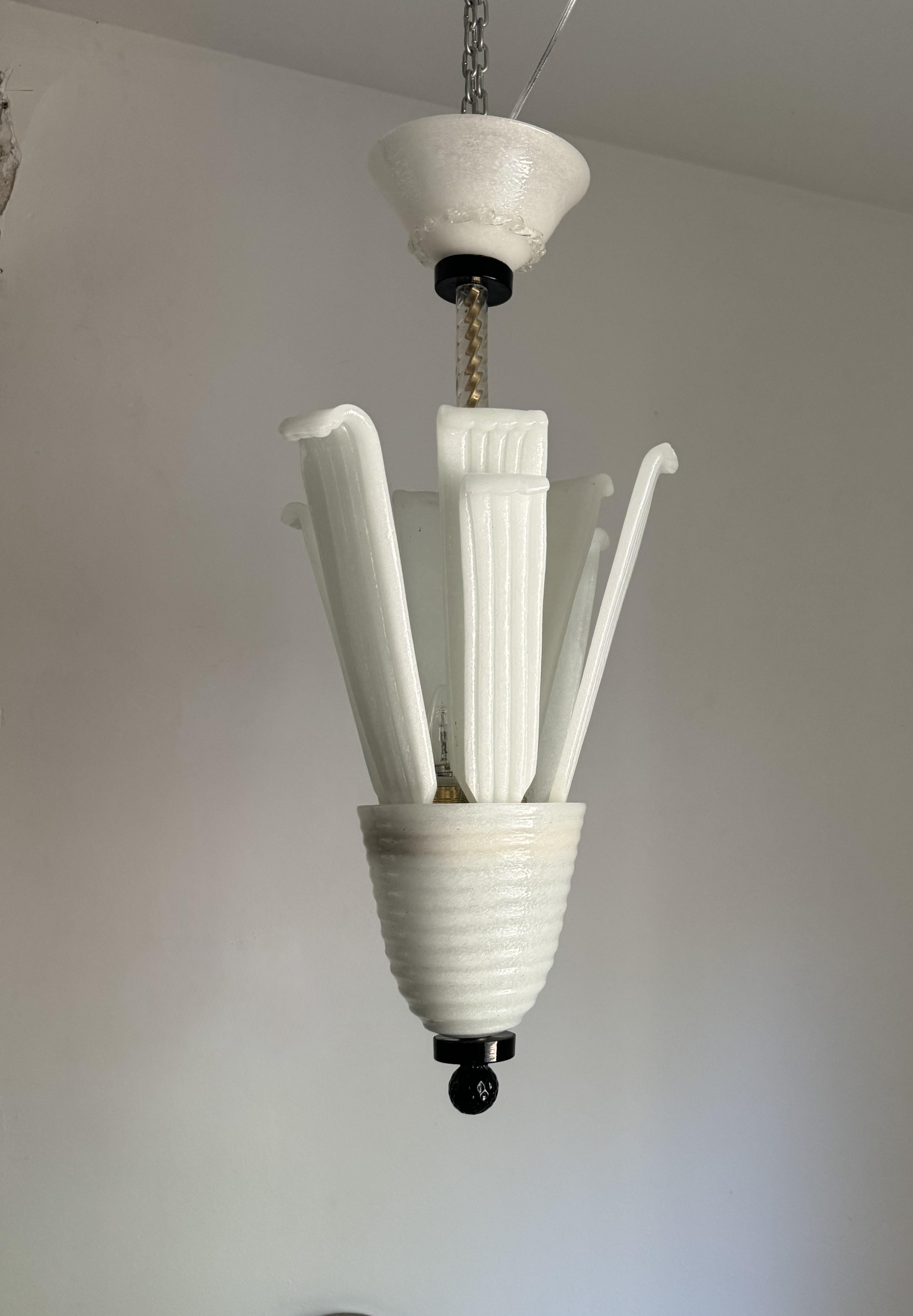 Art Deco Italian Chandelier in Murano Glass. circa 1930 8