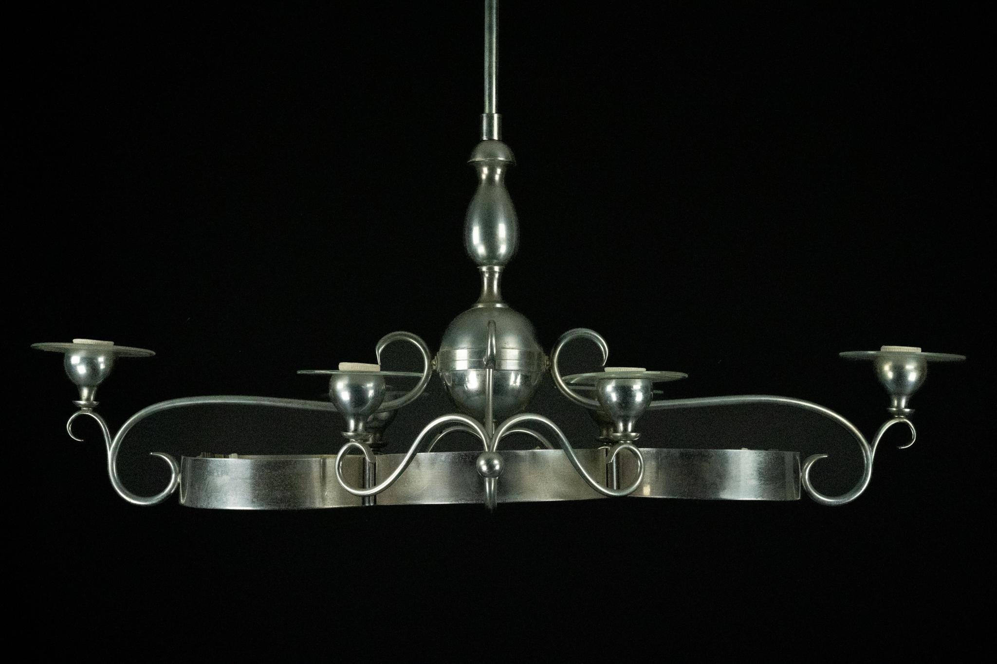 Italiano Lampadario italiano Art Déco in ottone nichelato e vetro smerigliato, anni '30 in vendita