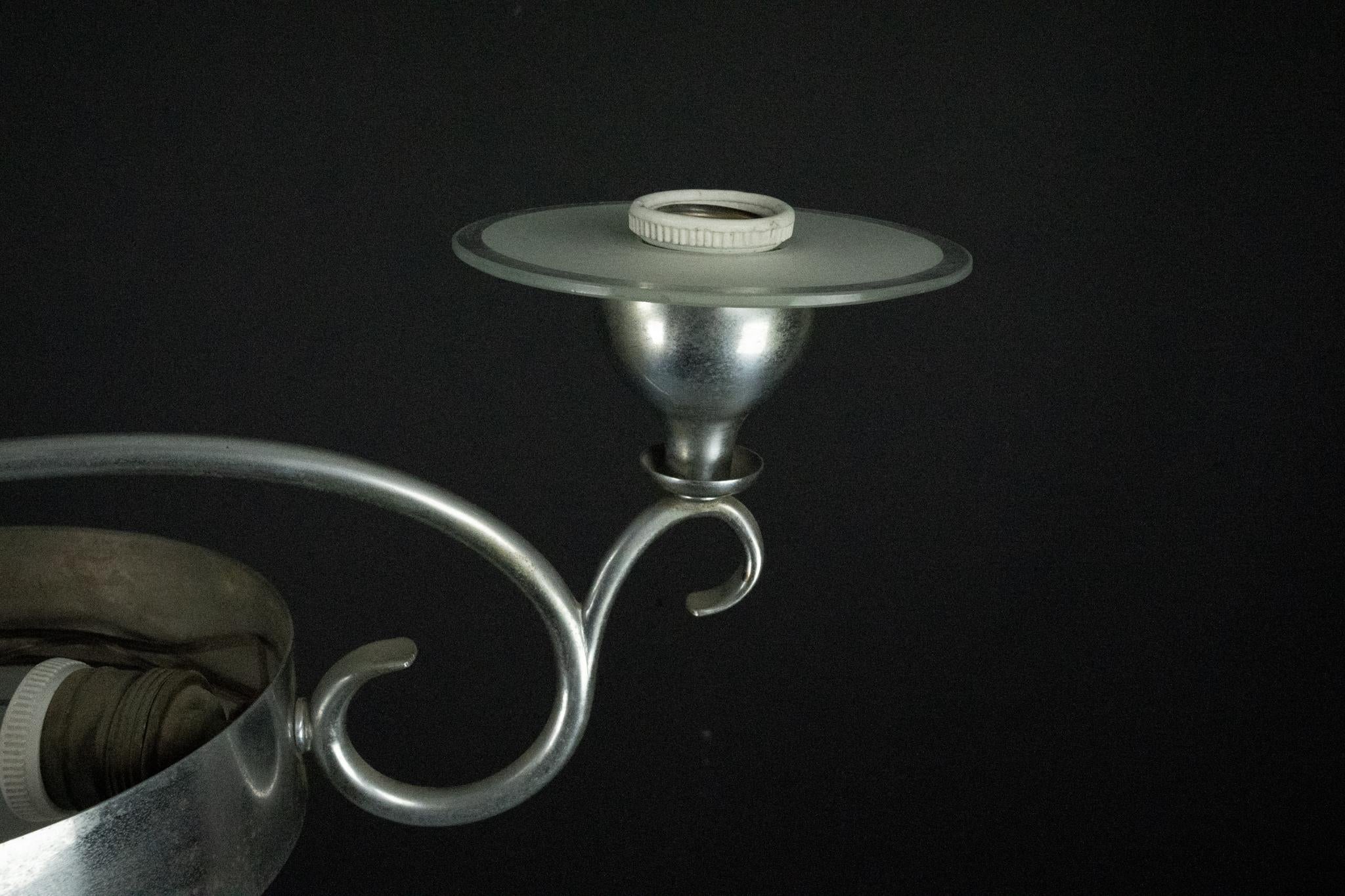 XX secolo Lampadario italiano Art Déco in ottone nichelato e vetro smerigliato, anni '30 in vendita