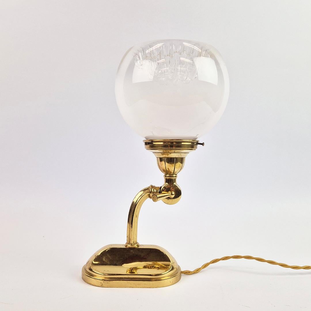 Elegant 1930s Art Deco Italian Chrome Cantilever Desk Lamp With A Murano Hand Blown Glass Shade